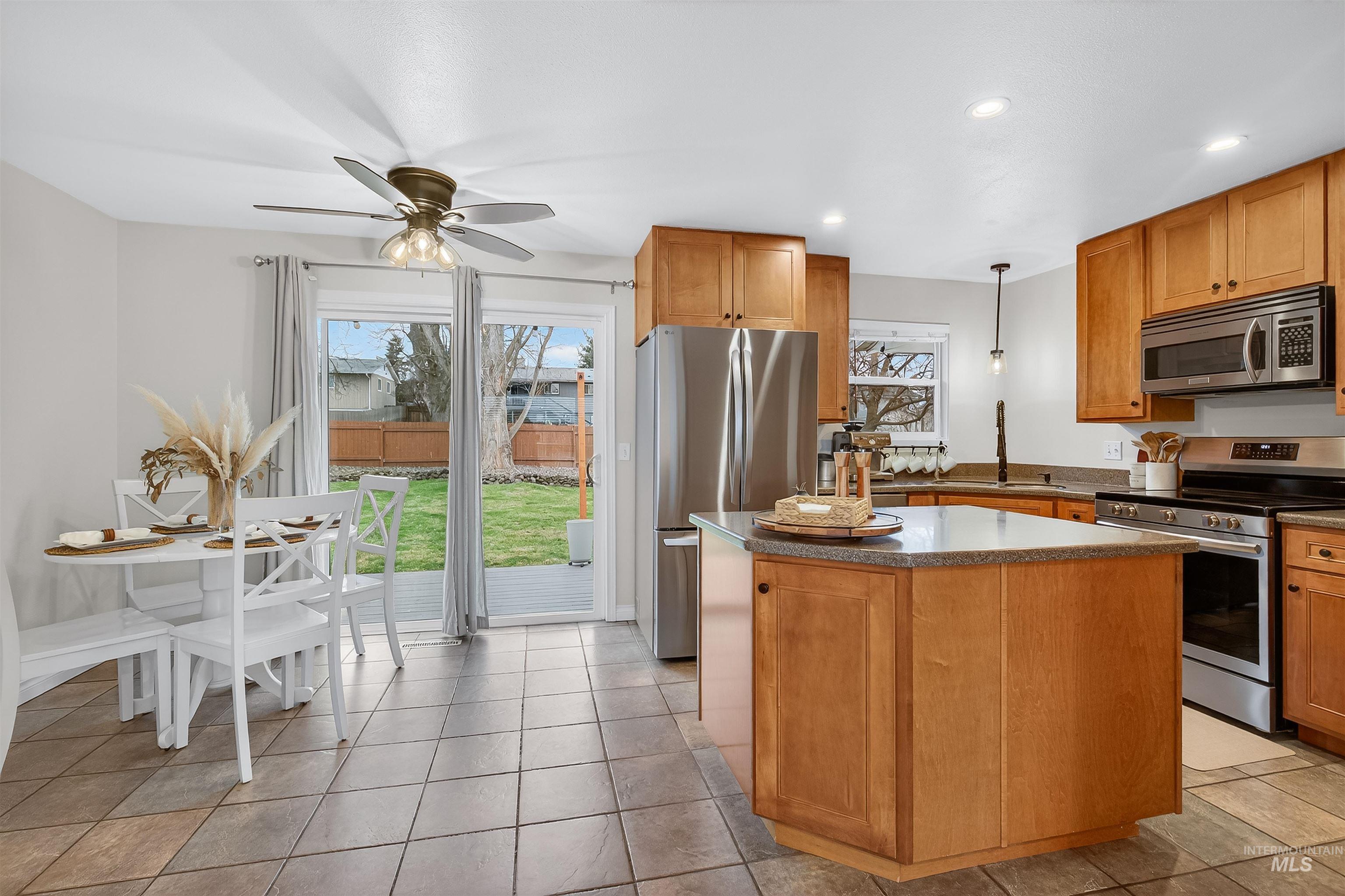 1518 Alder Ave, Lewiston, Idaho 83501, 3 Bedrooms, 2 Bathrooms, Residential For Sale, Price $445,000,MLS 98972205