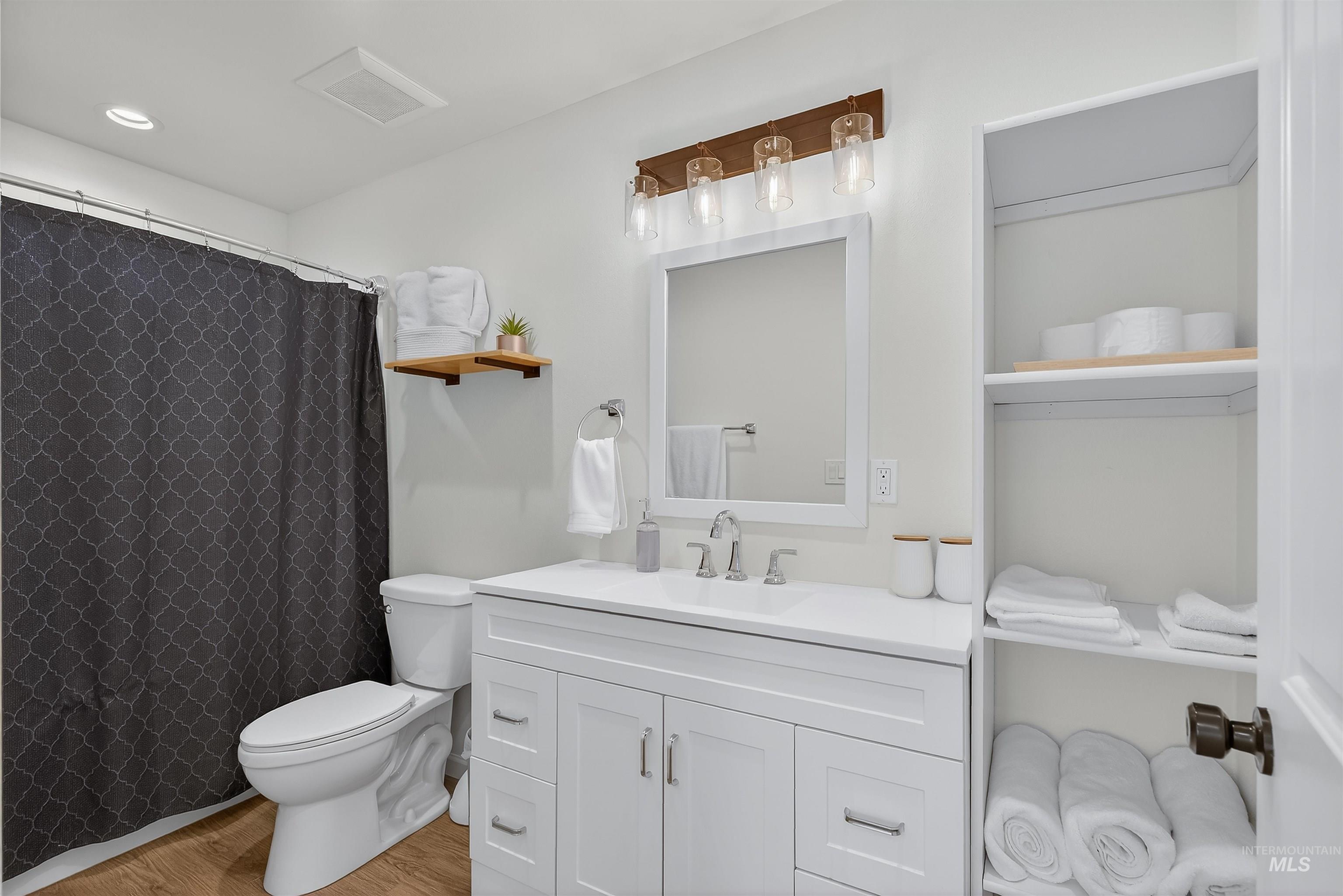 1128 Bryden Ave., Lewiston, Idaho 83501, 3 Bedrooms, 2 Bathrooms, Residential For Sale, Price $399,900,MLS 98972206