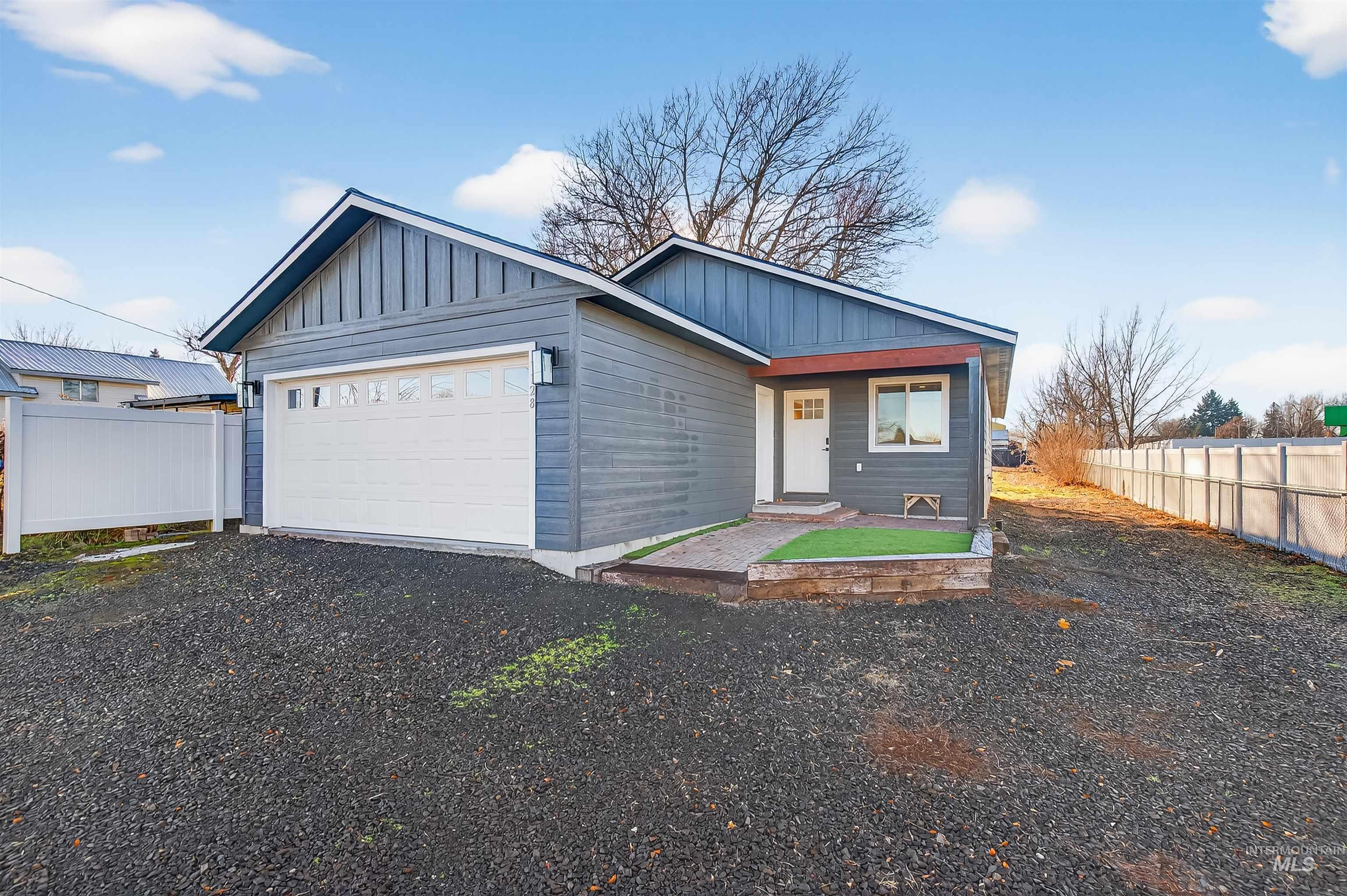 1128 Bryden Ave., Lewiston, Idaho 83501, 3 Bedrooms, 2 Bathrooms, Residential For Sale, Price $399,900,MLS 98972206