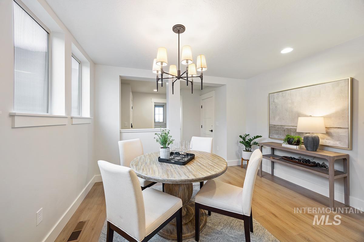 6967 S Skybreak Lane, Meridian, Idaho 83642, 3 Bedrooms, 2 Bathrooms, Residential For Sale, Price $483,800,MLS 98972209