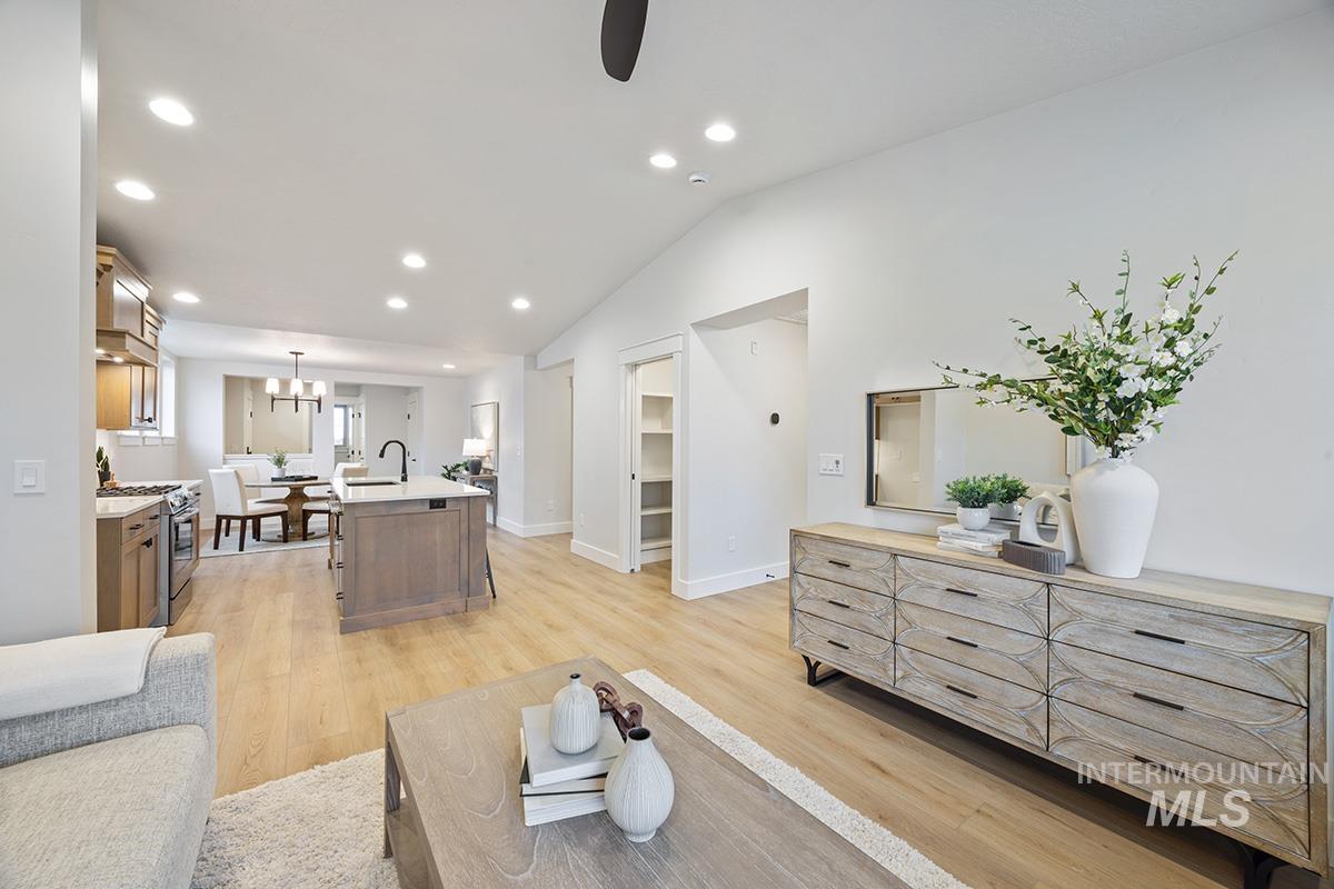 6967 S Skybreak Lane, Meridian, Idaho 83642, 3 Bedrooms, 2 Bathrooms, Residential For Sale, Price $483,800,MLS 98972209