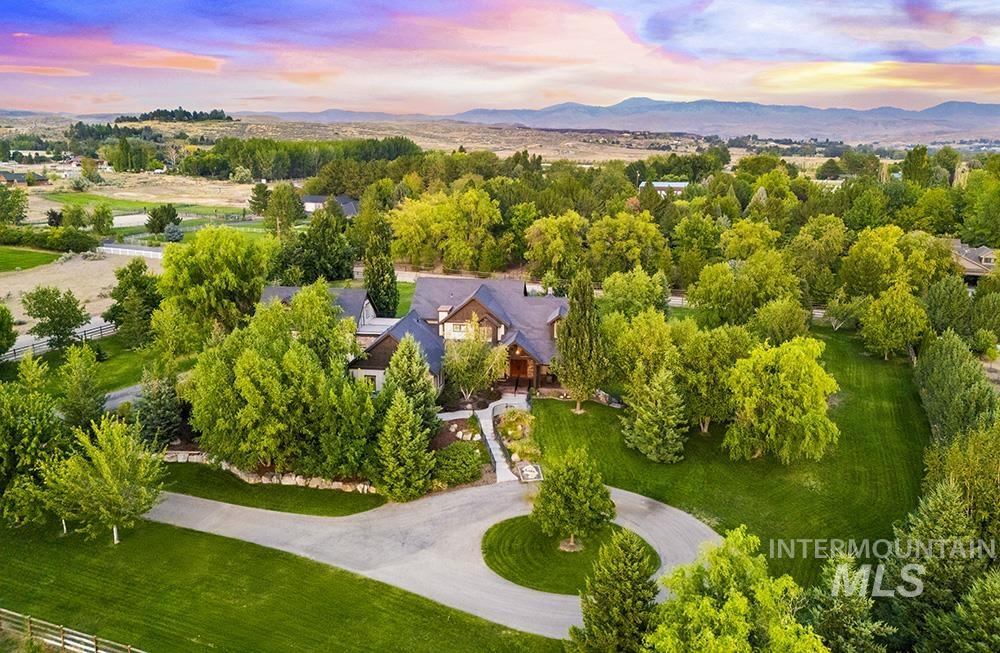 3598 N Timber Ridge Ln, Eagle, Idaho 83616, 4 Bedrooms, 5 Bathrooms, Residential For Sale, Price $2,399,000,MLS 98972210