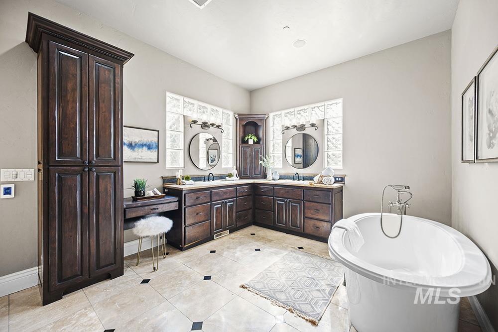 3598 N Timber Ridge Ln, Eagle, Idaho 83616, 4 Bedrooms, 5 Bathrooms, Residential For Sale, Price $2,399,000,MLS 98972210