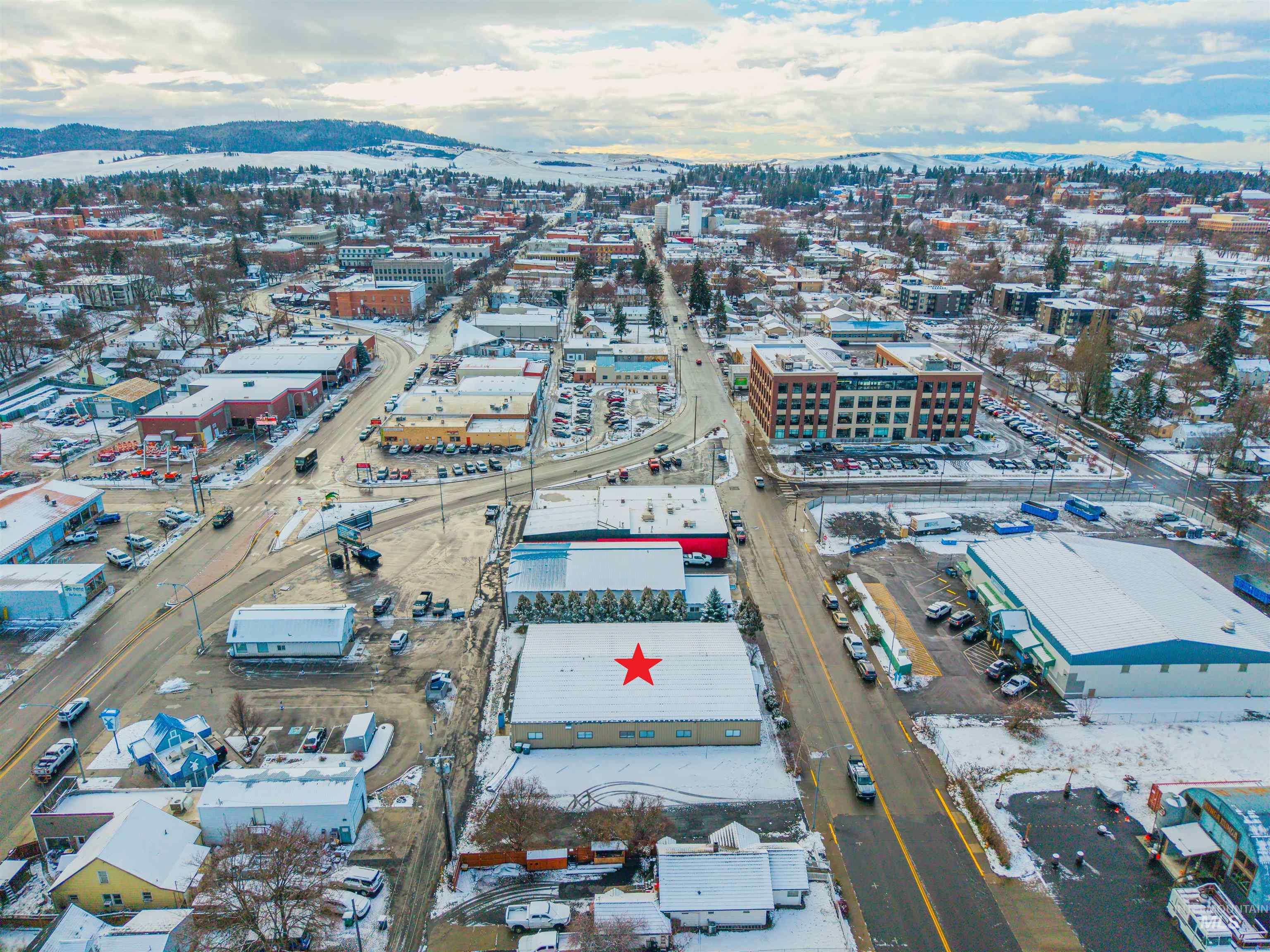 324 North Jackson St, Moscow, Idaho 83843, 20 Rooms, Business/Commercial For Sale, Price $1,400,000,MLS 98972211