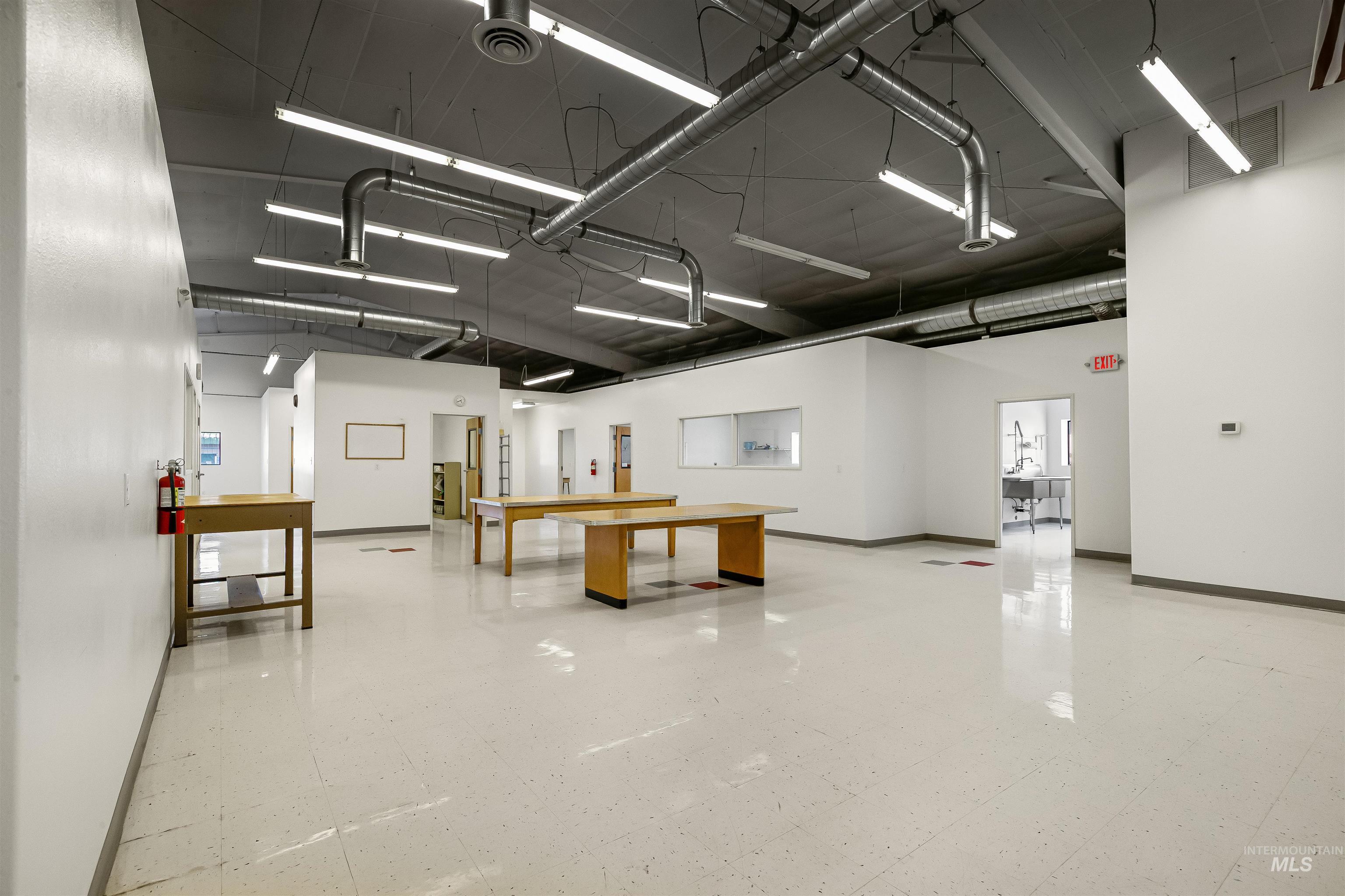 324 North Jackson St, Moscow, Idaho 83843, 20 Rooms, Business/Commercial For Sale, Price $1,400,000,MLS 98972211