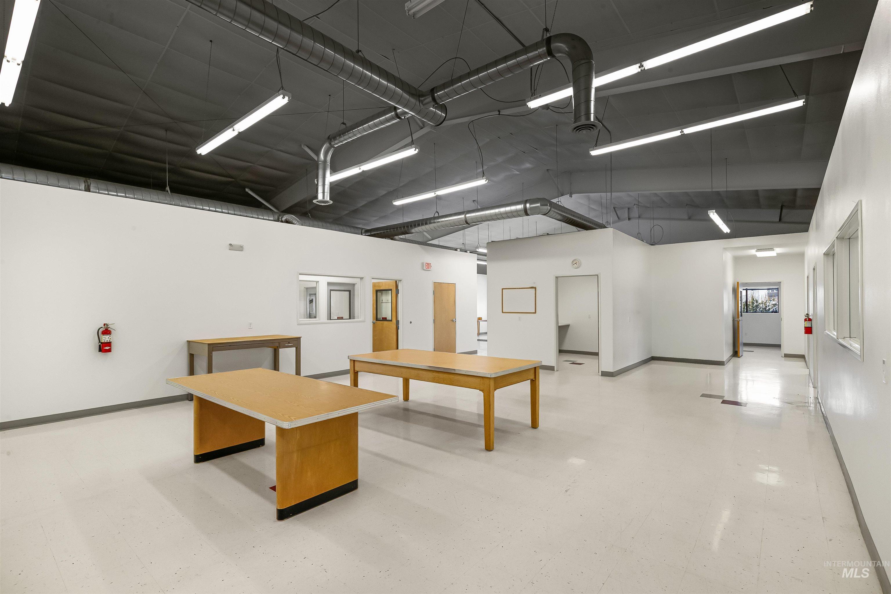 324 North Jackson St, Moscow, Idaho 83843, 20 Rooms, Business/Commercial For Sale, Price $1,400,000,MLS 98972211