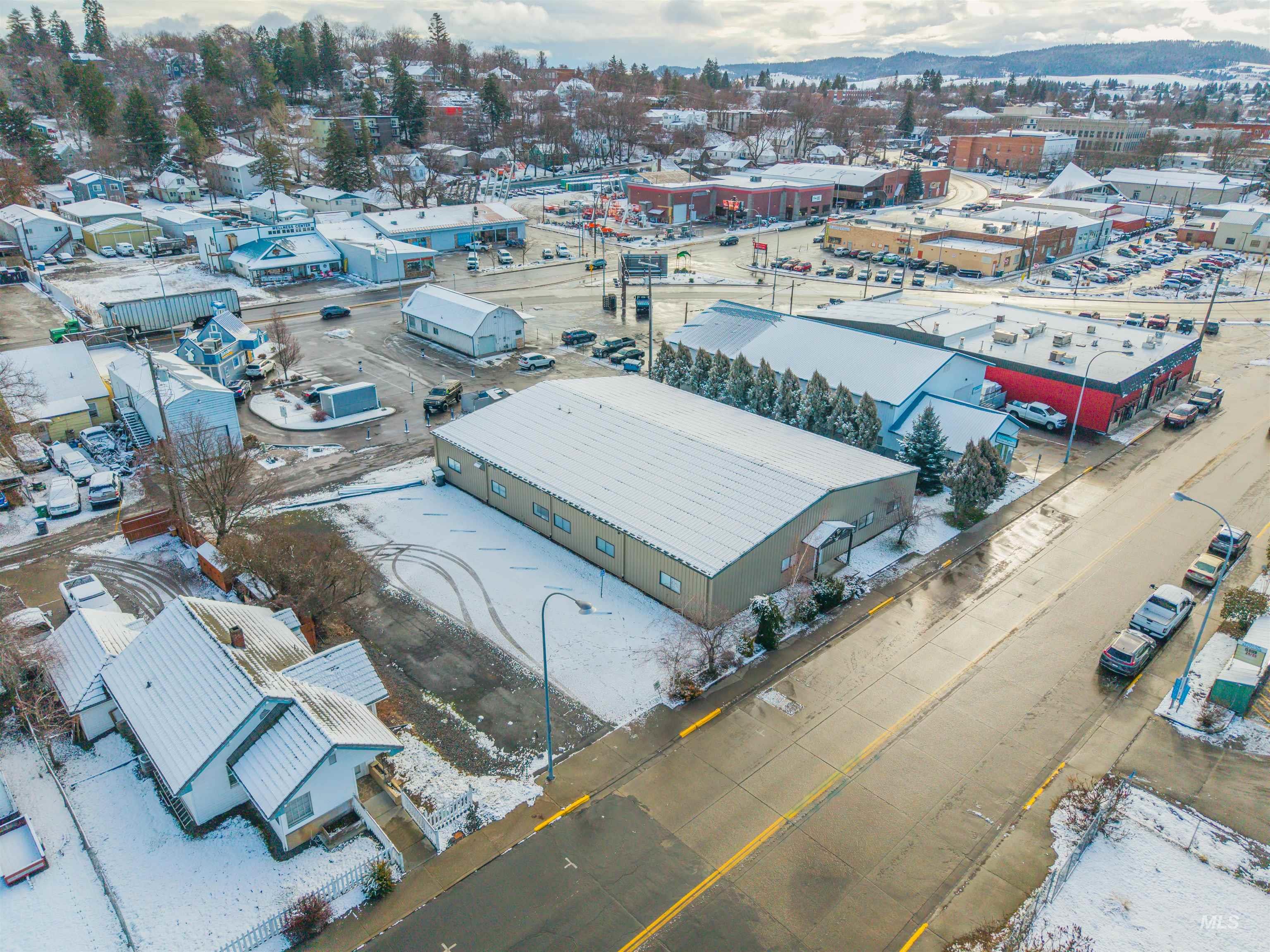 324 North Jackson St, Moscow, Idaho 83843, 20 Rooms, Business/Commercial For Sale, Price $1,400,000,MLS 98972211