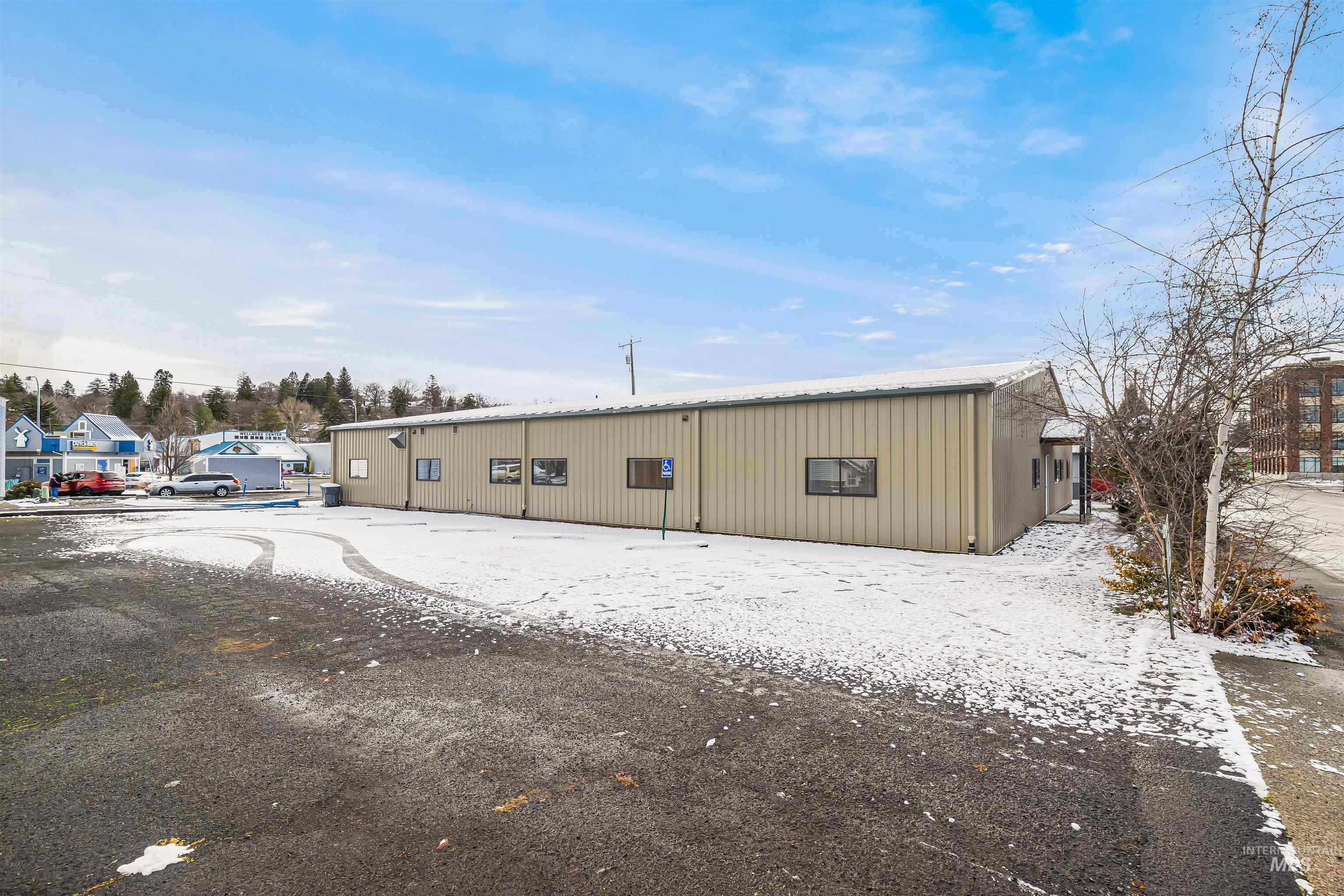 324 North Jackson St, Moscow, Idaho 83843, 20 Rooms, Business/Commercial For Sale, Price $1,400,000,MLS 98972211