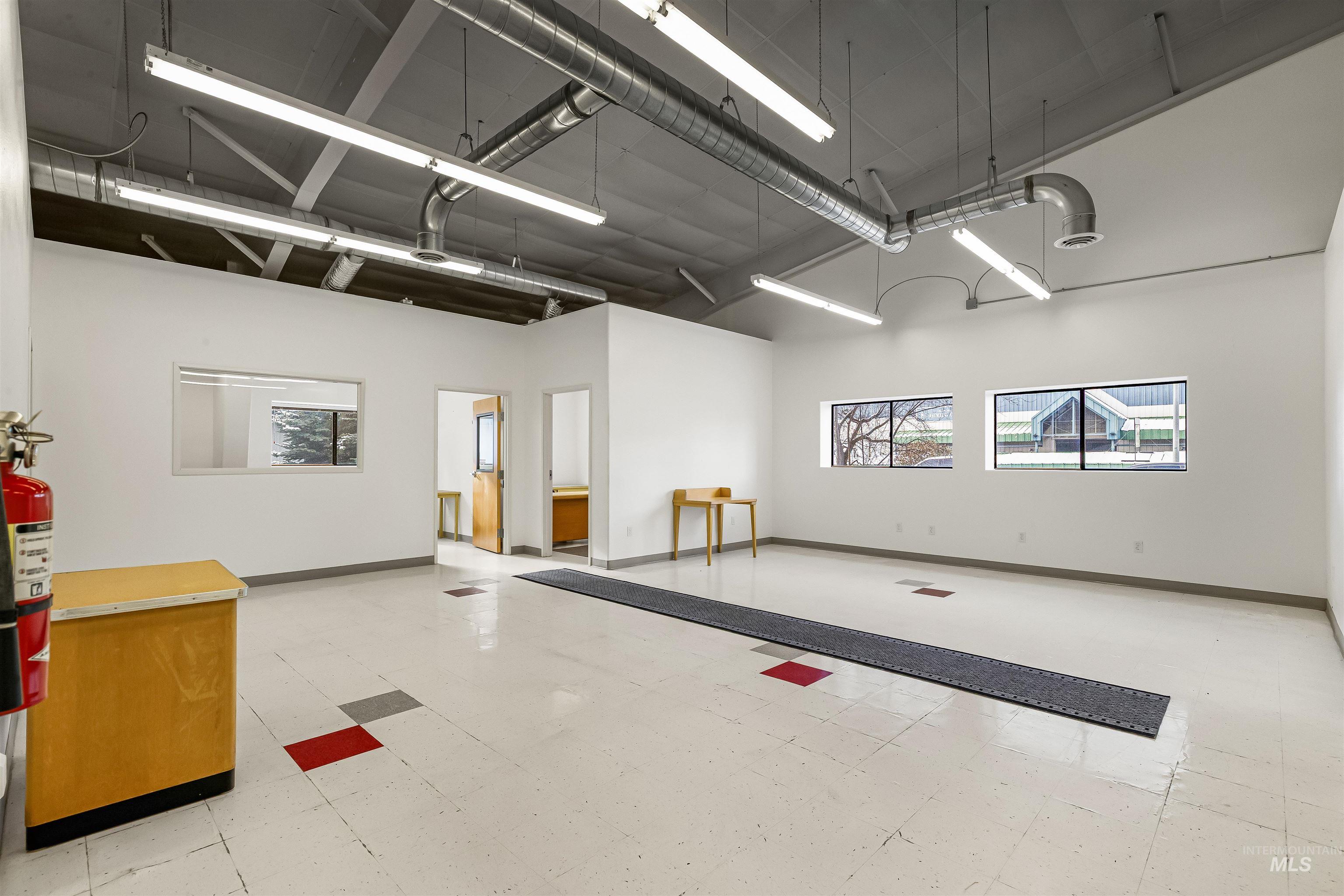 324 North Jackson St, Moscow, Idaho 83843, 20 Rooms, Business/Commercial For Sale, Price $1,400,000,MLS 98972211