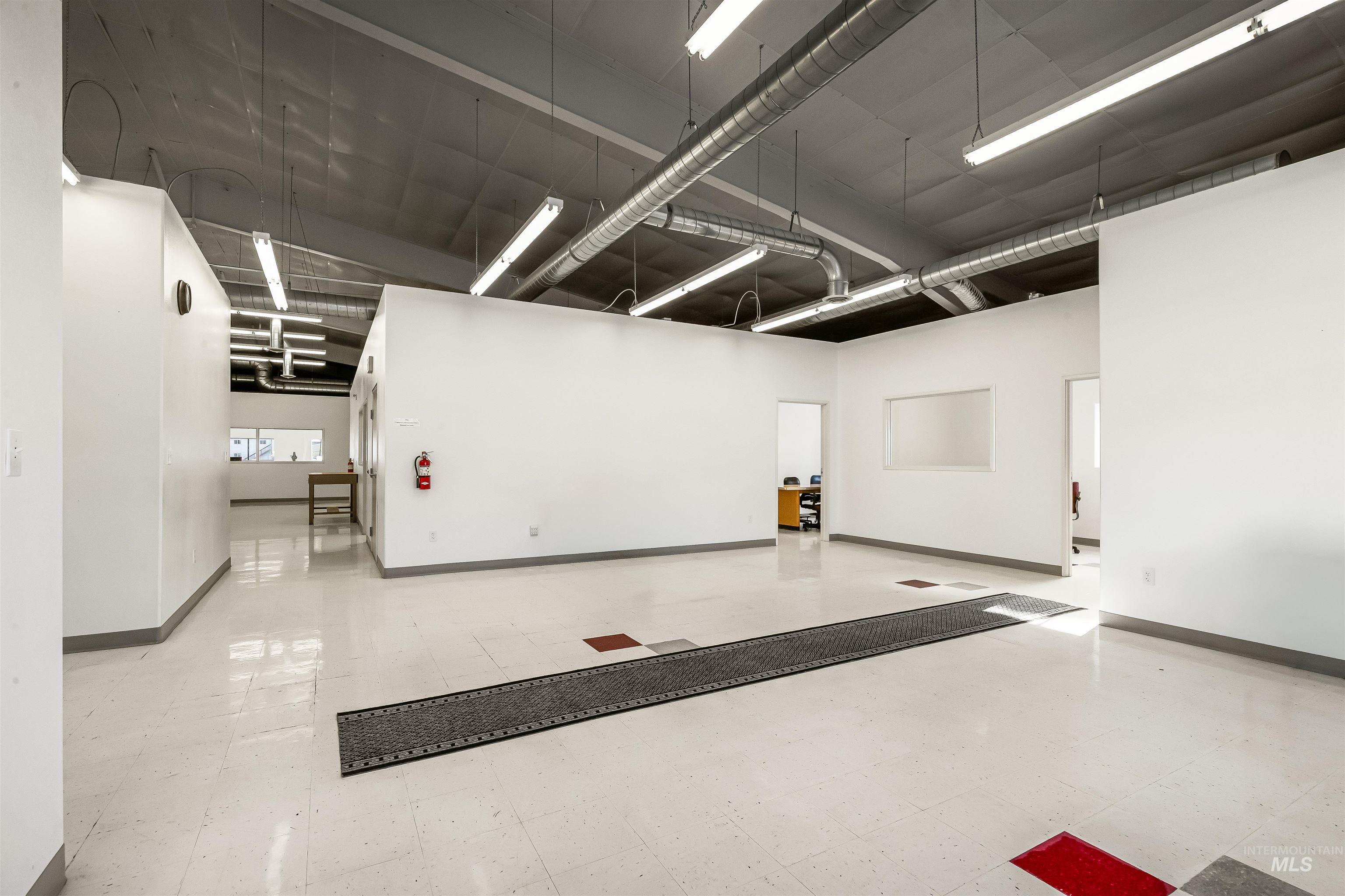 324 North Jackson St, Moscow, Idaho 83843, 20 Rooms, Business/Commercial For Sale, Price $1,400,000,MLS 98972211