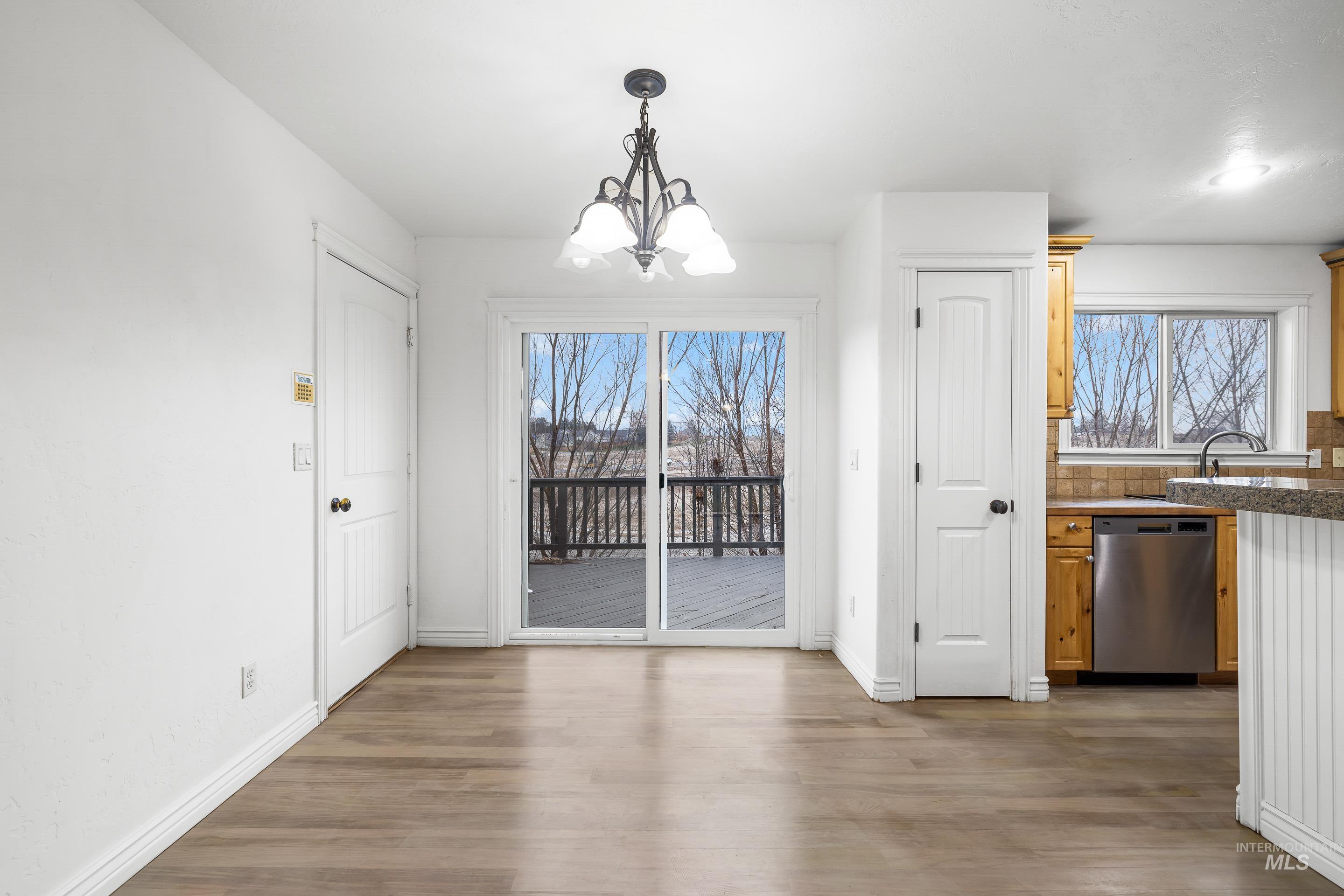 2825 S Skyview Dr, Nampa, Idaho 83686, 4 Bedrooms, 3 Bathrooms, Residential For Sale, Price $489,000,MLS 98972213