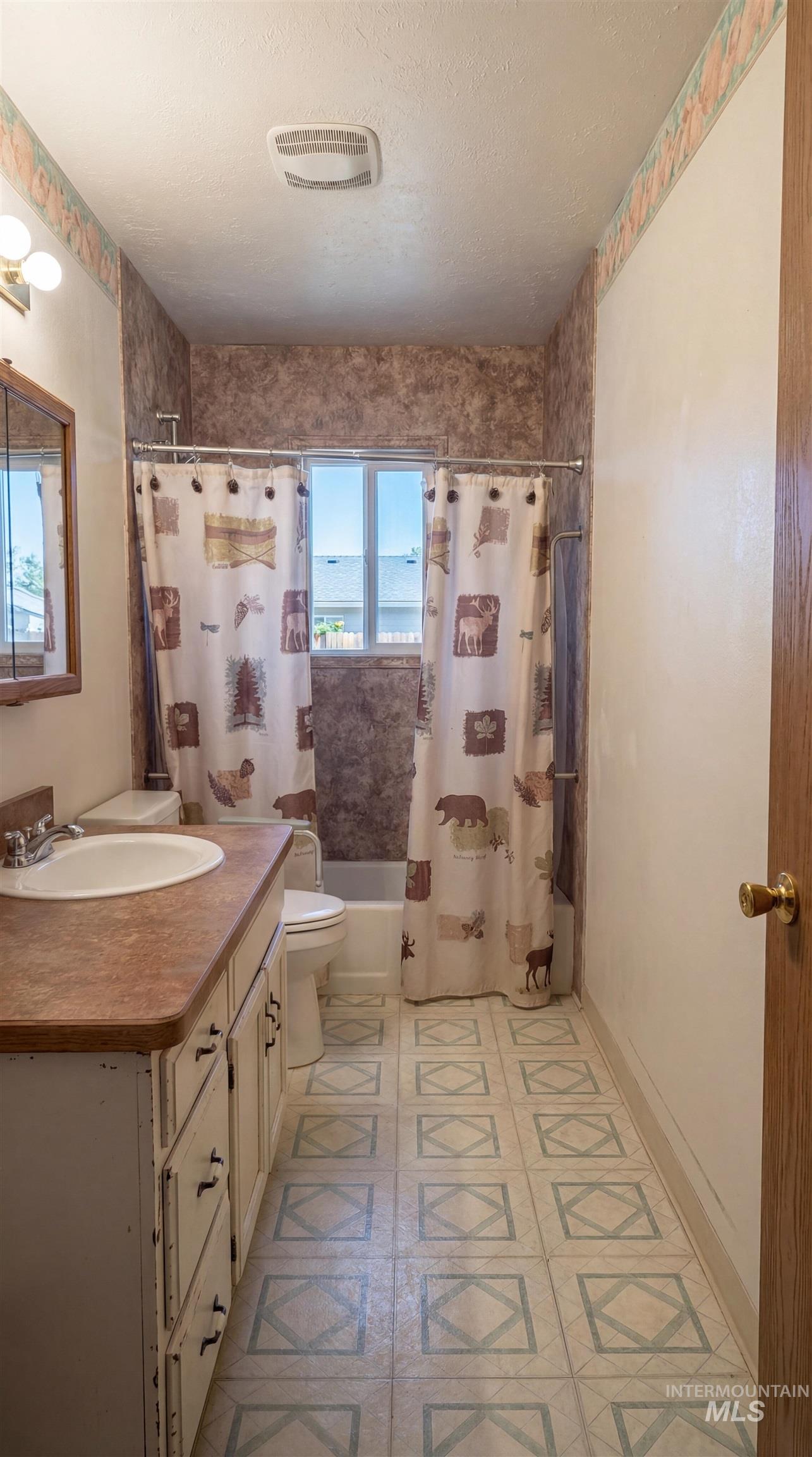 19076 Pleasant Ave, Caldwell, Idaho 83607, 3 Bedrooms, 2 Bathrooms, Residential For Sale, Price $365,000,MLS 98972215