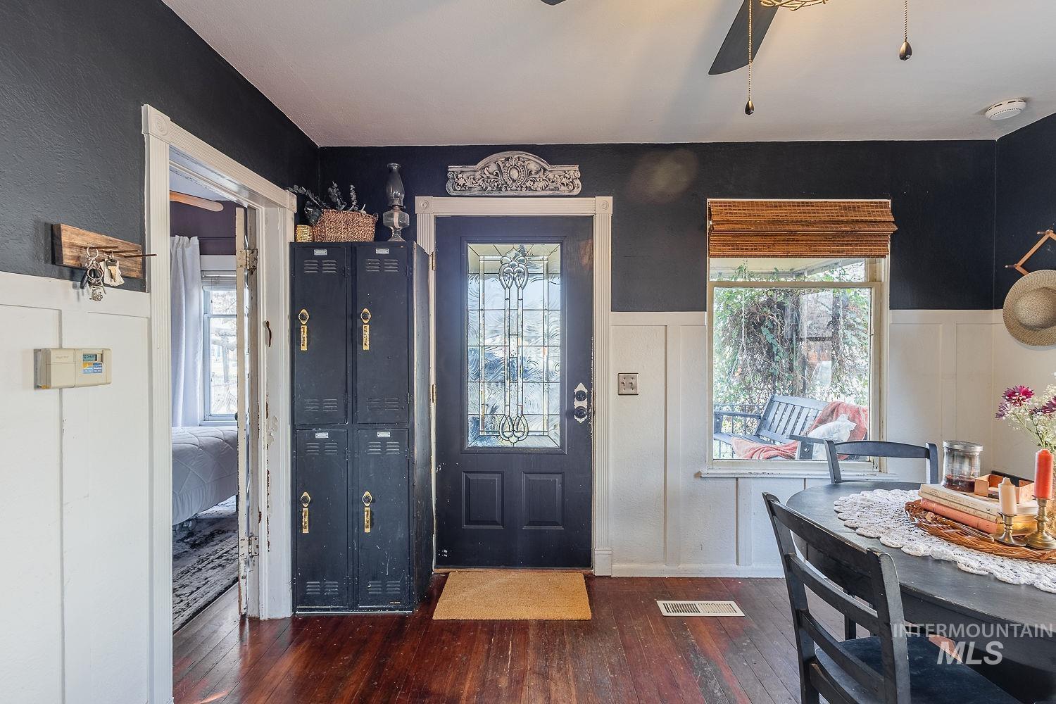 720 9th Ave S, Nampa, Idaho 83687, 2 Bedrooms, 1 Bathroom, Residential For Sale, Price $325,000,MLS 98972217