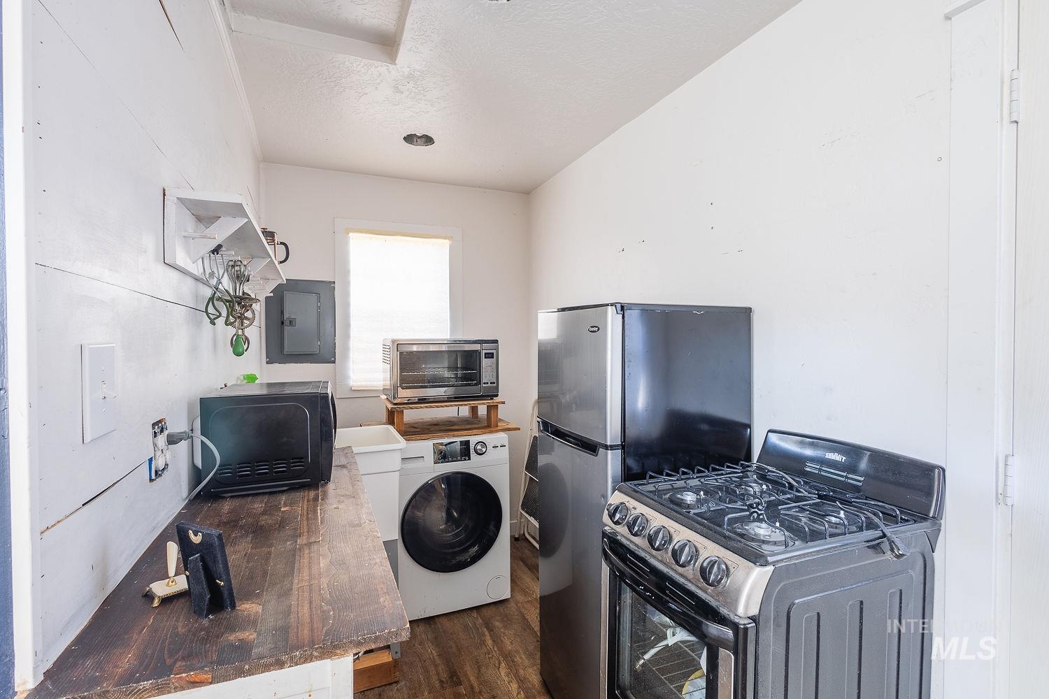 720 9th Ave S, Nampa, Idaho 83687, 2 Bedrooms, 1 Bathroom, Residential For Sale, Price $325,000,MLS 98972217