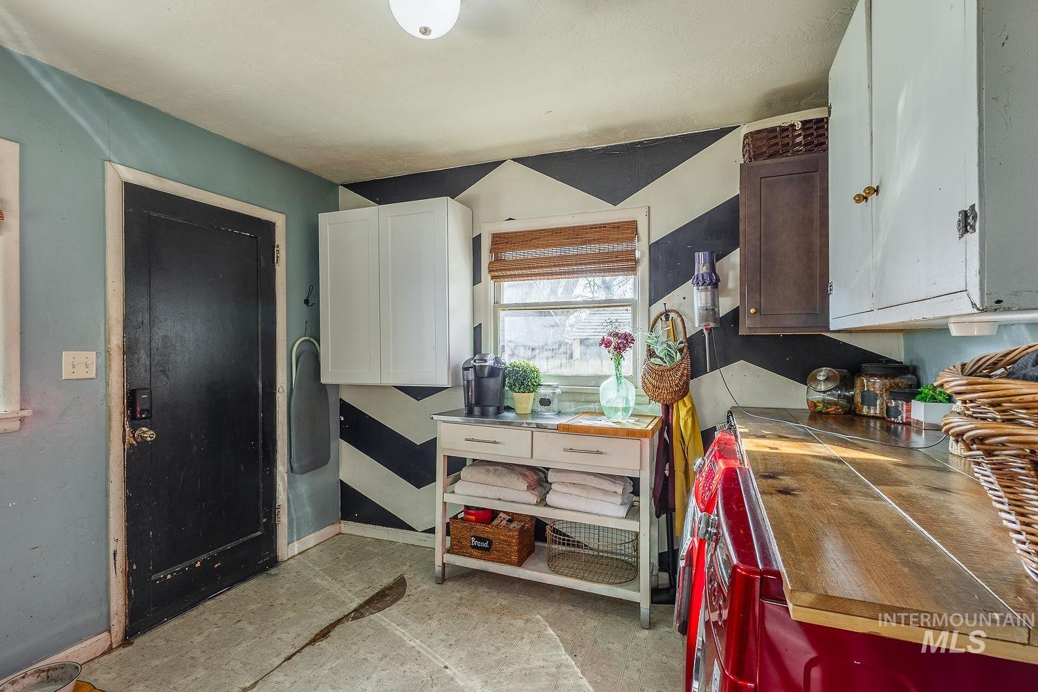 720 9th Ave S, Nampa, Idaho 83687, 2 Bedrooms, 1 Bathroom, Residential For Sale, Price $325,000,MLS 98972217