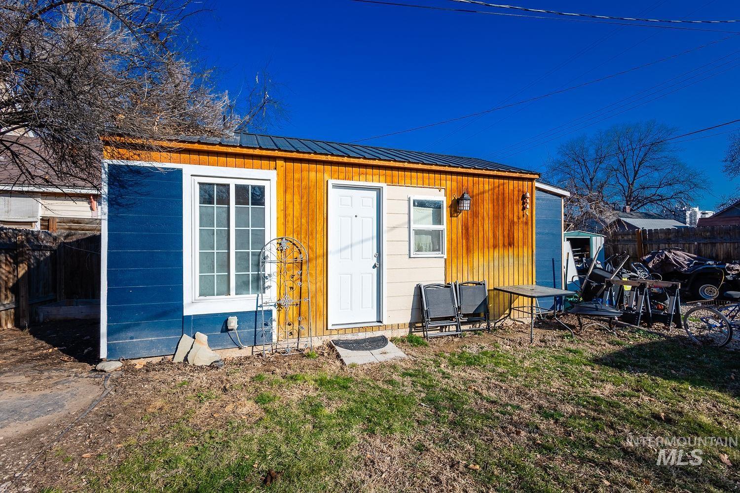 720 9th Ave S, Nampa, Idaho 83687, 2 Bedrooms, 1 Bathroom, Residential For Sale, Price $325,000,MLS 98972217