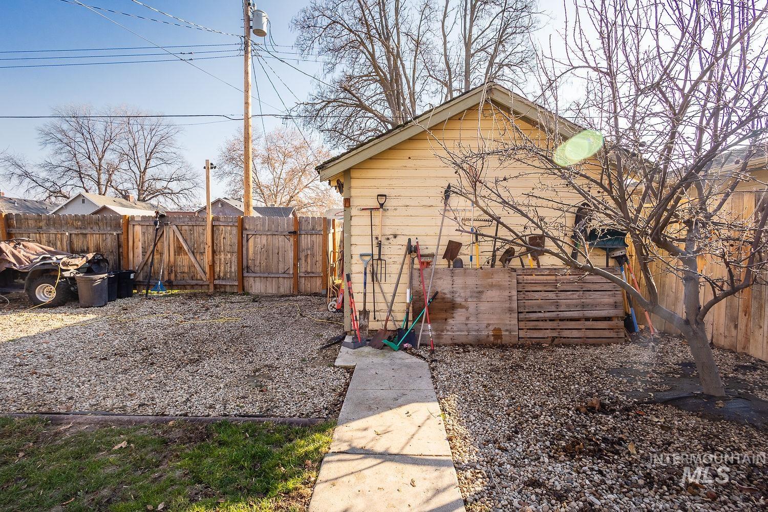 720 9th Ave S, Nampa, Idaho 83687, 2 Bedrooms, 1 Bathroom, Residential For Sale, Price $325,000,MLS 98972217