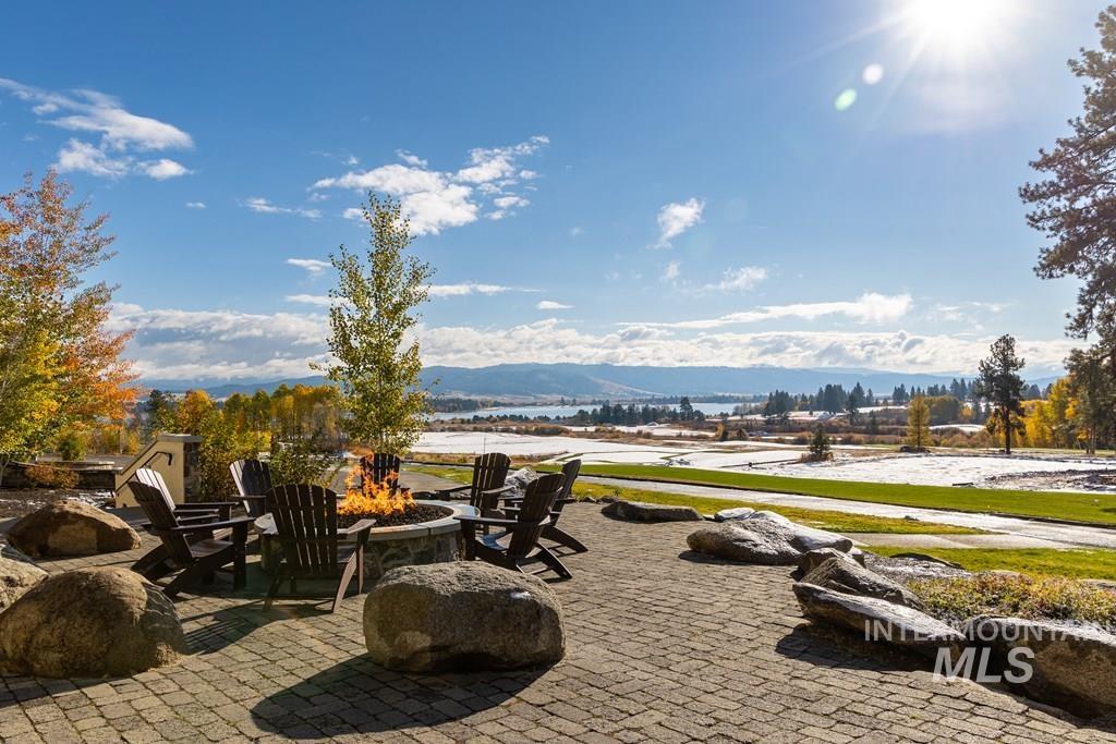 75 Arling Center Ct, Donnelly, Idaho 83615, 1 Bathroom, Residential For Sale, Price $459,000,MLS 98972220