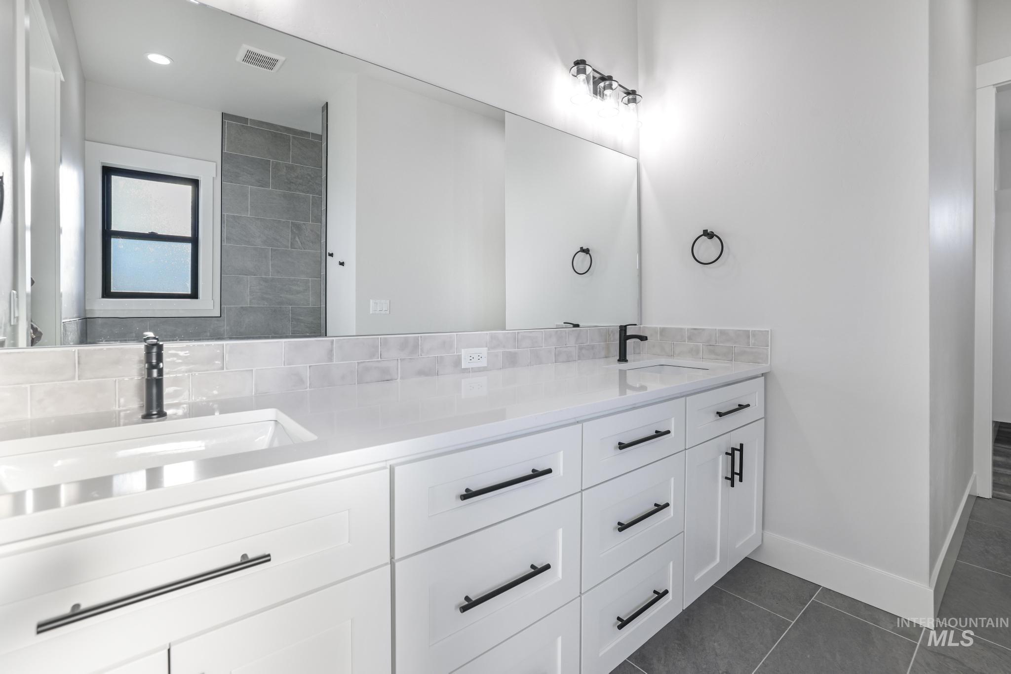 1639 Lagoon Ln, Twin Falls, Idaho 83301, 4 Bedrooms, 2 Bathrooms, Residential For Sale, Price $519,900,MLS 98972223