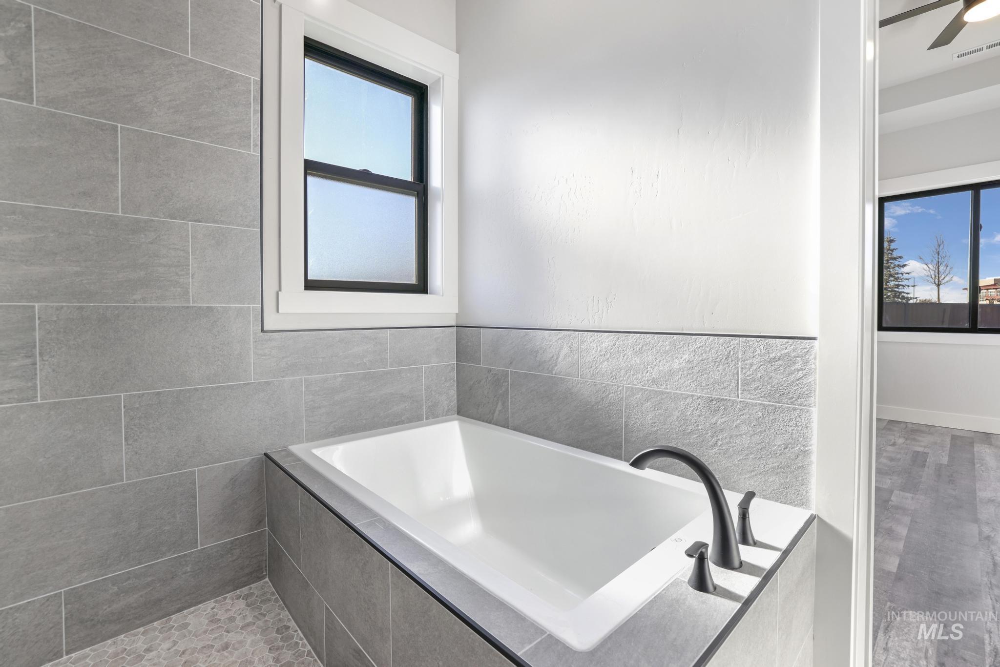 1639 Lagoon Ln, Twin Falls, Idaho 83301, 4 Bedrooms, 2 Bathrooms, Residential For Sale, Price $519,900,MLS 98972223