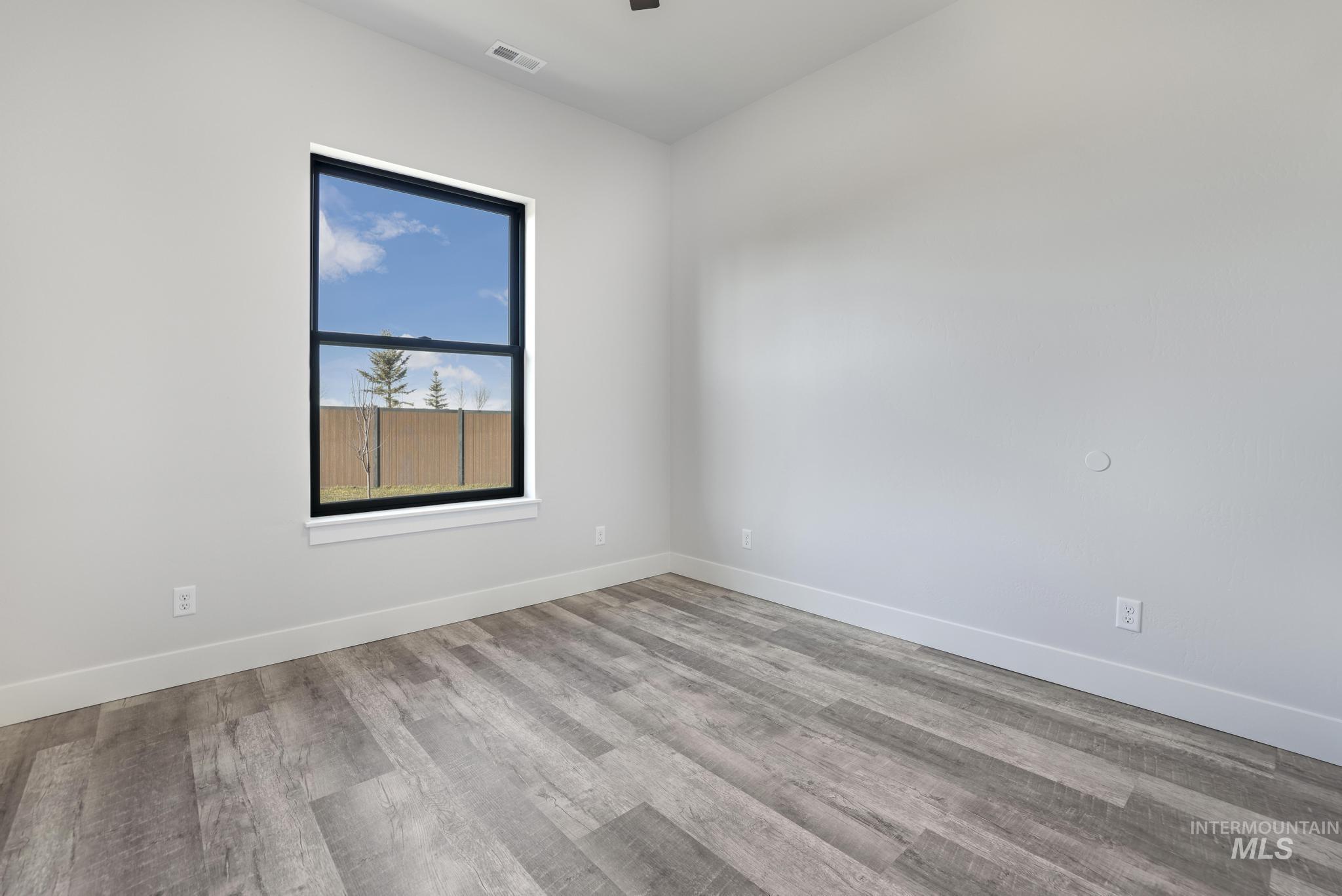 1639 Lagoon Ln, Twin Falls, Idaho 83301, 4 Bedrooms, 2 Bathrooms, Residential For Sale, Price $519,900,MLS 98972223