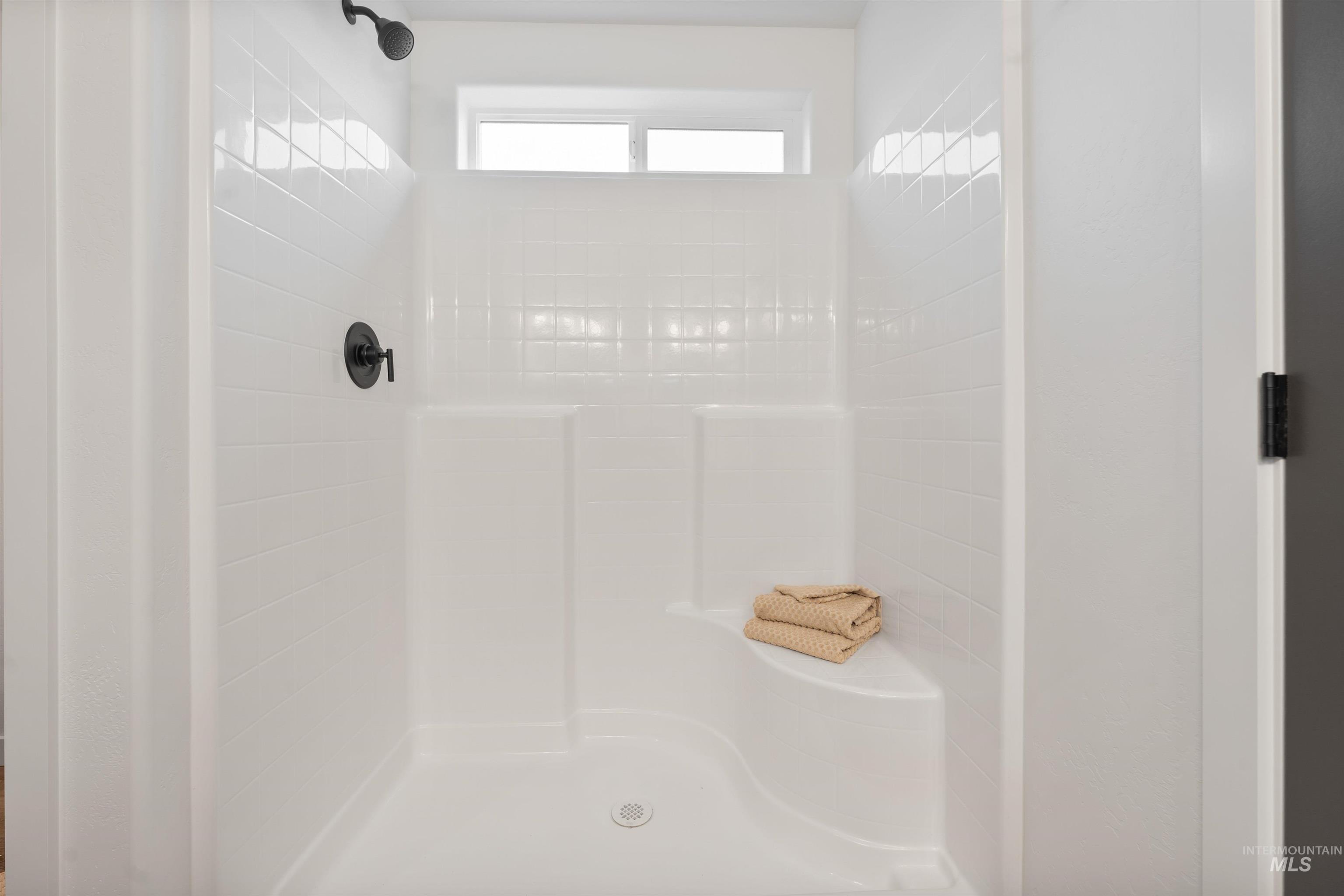 115 W 13th Ave, Jerome, Idaho 83338, 3 Bedrooms, 2 Bathrooms, Residential For Sale, Price $364,000,MLS 98972224