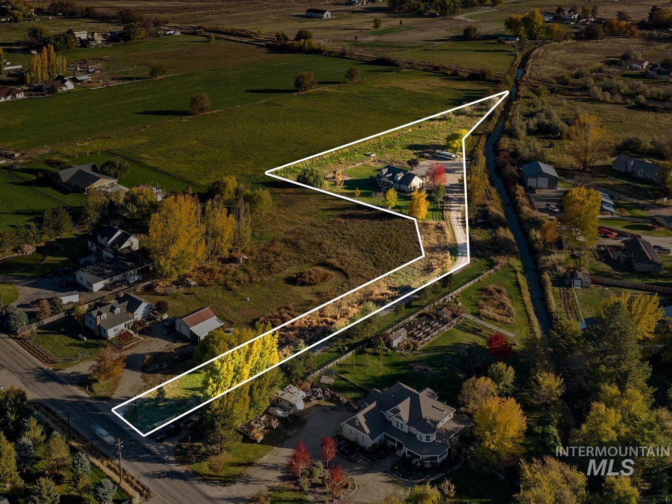 2185 Waterwheel Road, Emmett, Idaho 83617, 4 Bedrooms, 3 Bathrooms, Residential For Sale, Price $850,000,MLS 98972225