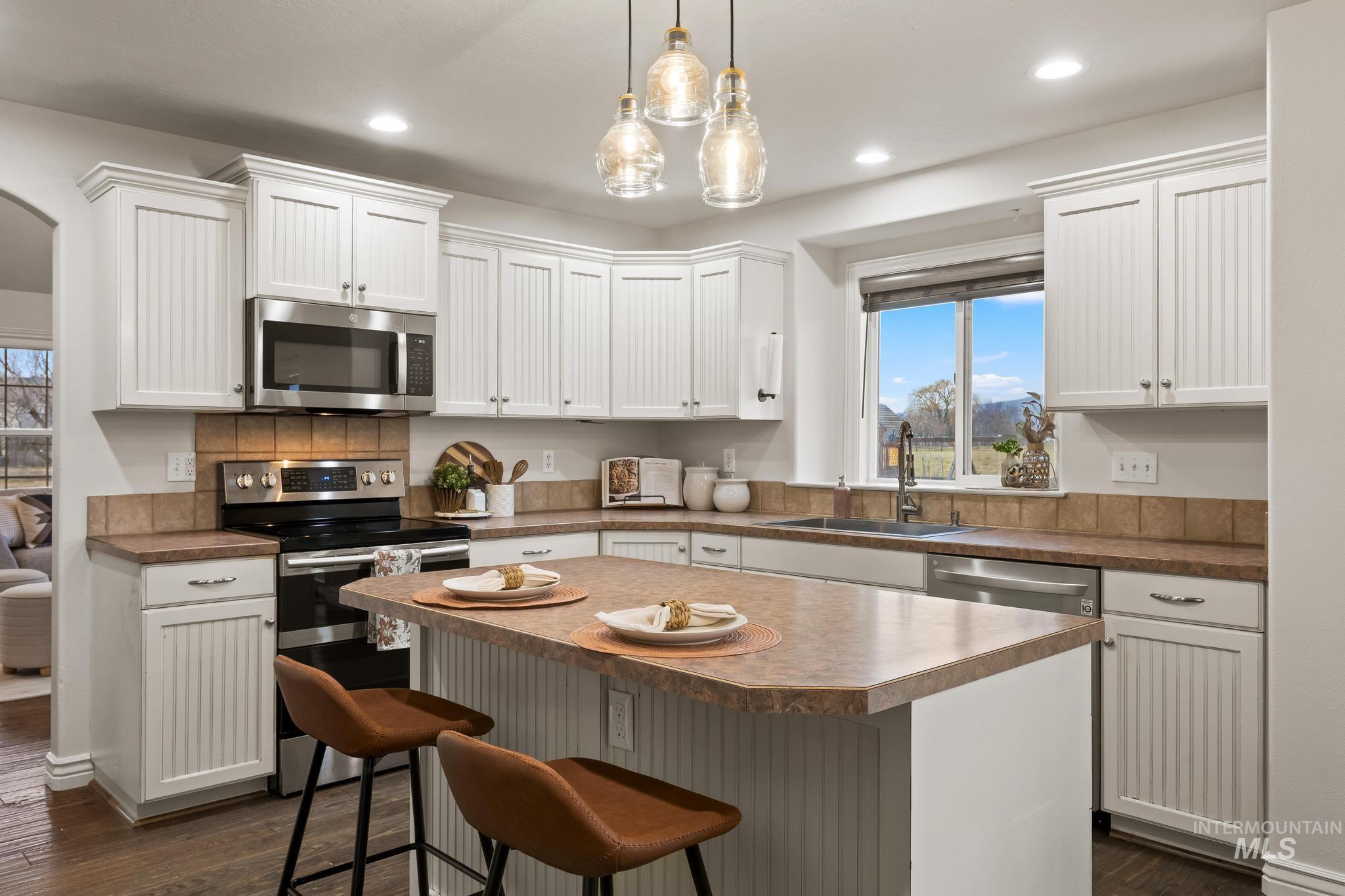 2185 Waterwheel Road, Emmett, Idaho 83617, 4 Bedrooms, 3 Bathrooms, Residential For Sale, Price $850,000,MLS 98972225