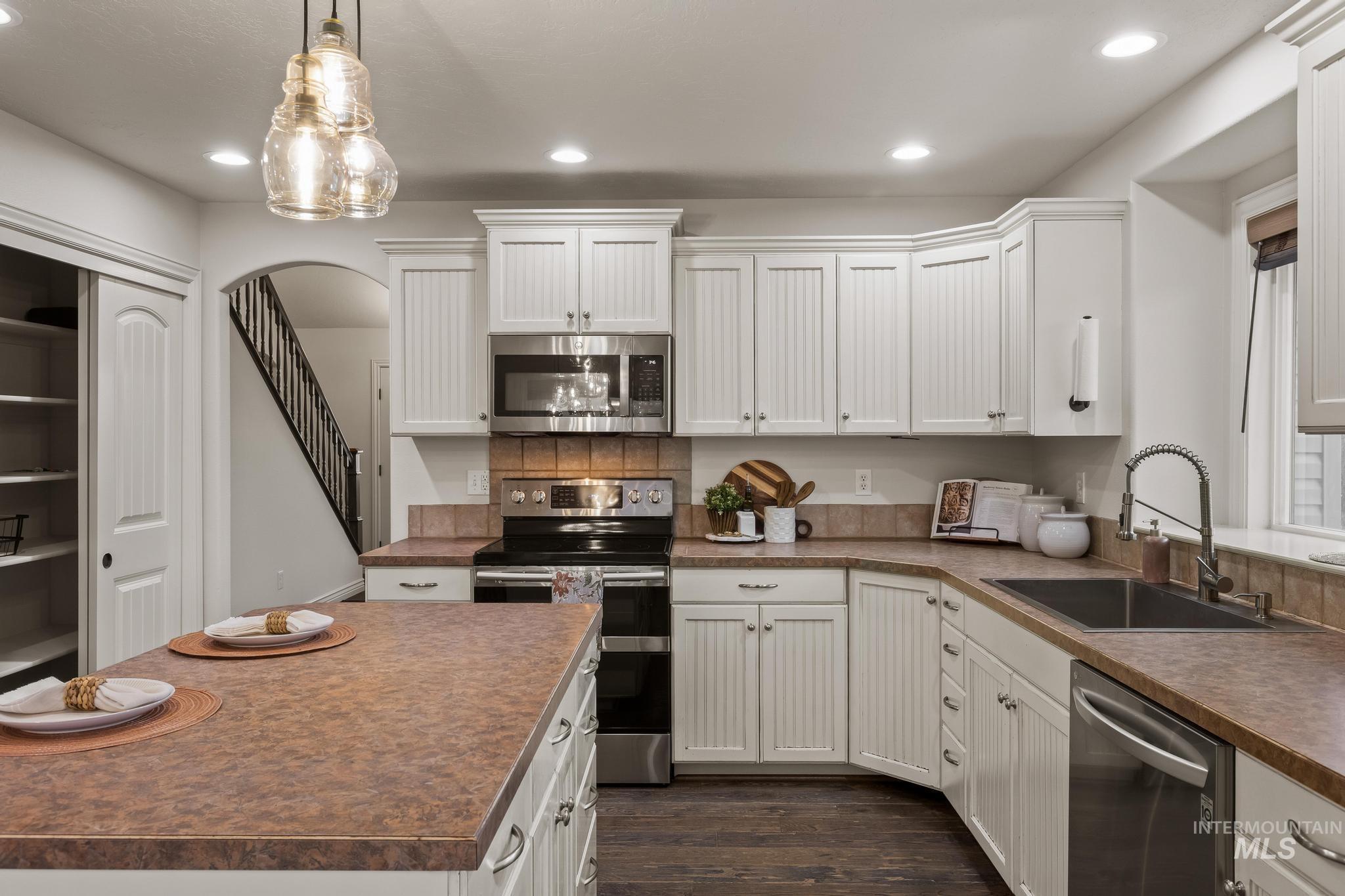 2185 Waterwheel Road, Emmett, Idaho 83617, 4 Bedrooms, 3 Bathrooms, Residential For Sale, Price $850,000,MLS 98972225