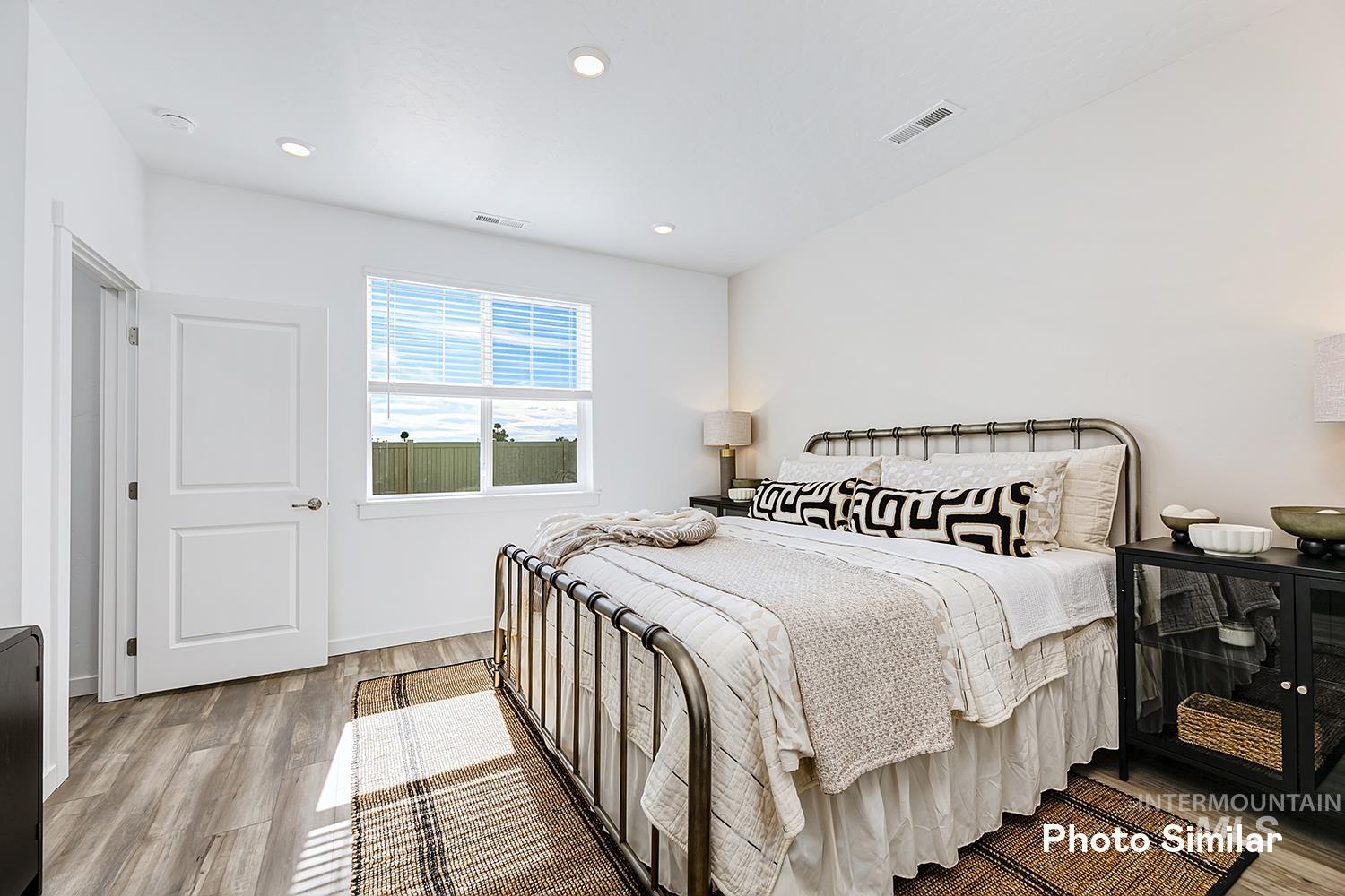 15189 Lenticular Ave, Caldwell, Idaho 83607, 3 Bedrooms, 2 Bathrooms, Residential For Sale, Price $469,900,MLS 98972227