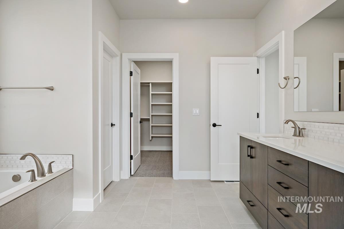 6572 S Mountaintop Way, Meridian, Idaho 83642, 4 Bedrooms, 3.5 Bathrooms, Residential For Sale, Price $776,940,MLS 98972229