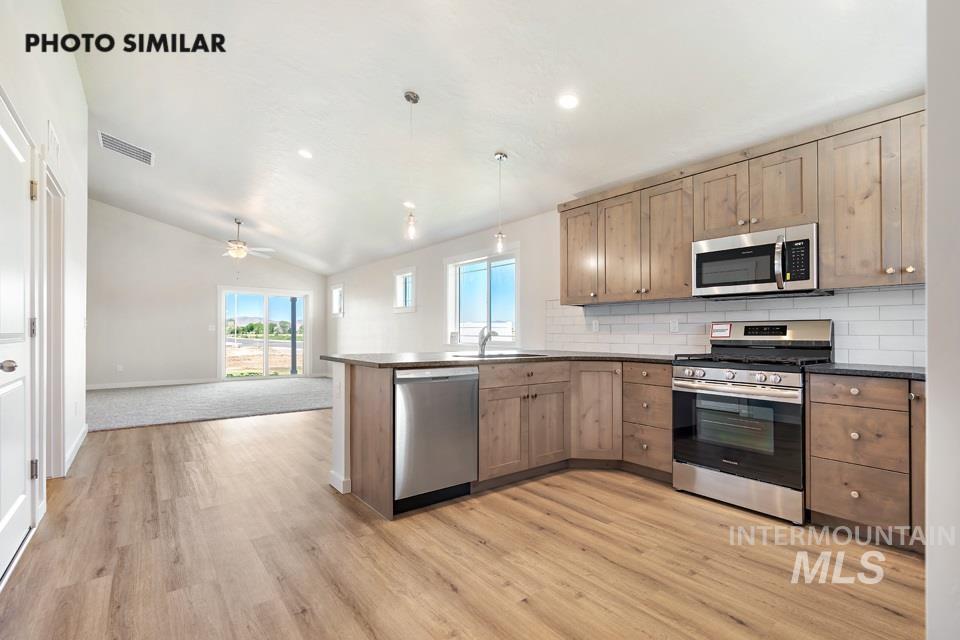 975 Twilight St, Weiser, Idaho 83672, 3 Bedrooms, 2 Bathrooms, Residential For Sale, Price $353,799,MLS 98972230