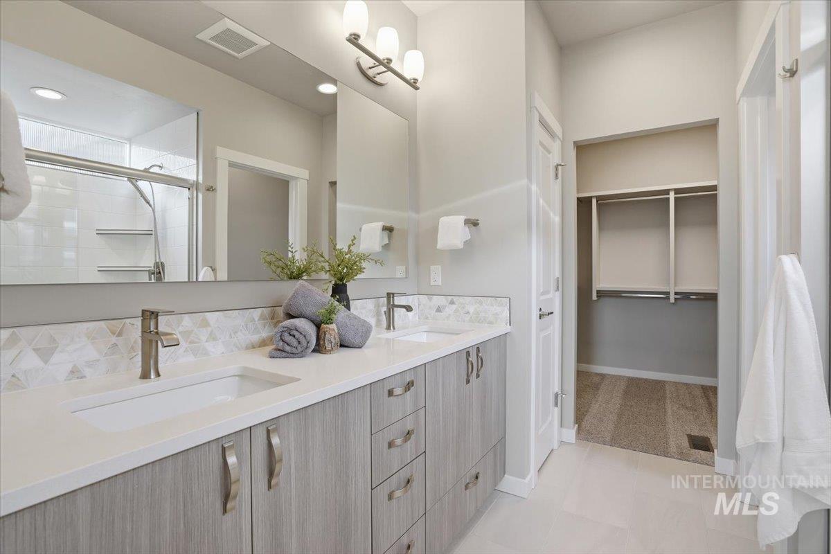 10455 Stony Oak Street, Nampa, Idaho 83687, 3 Bedrooms, 2 Bathrooms, Residential For Sale, Price $484,900,MLS 98972233