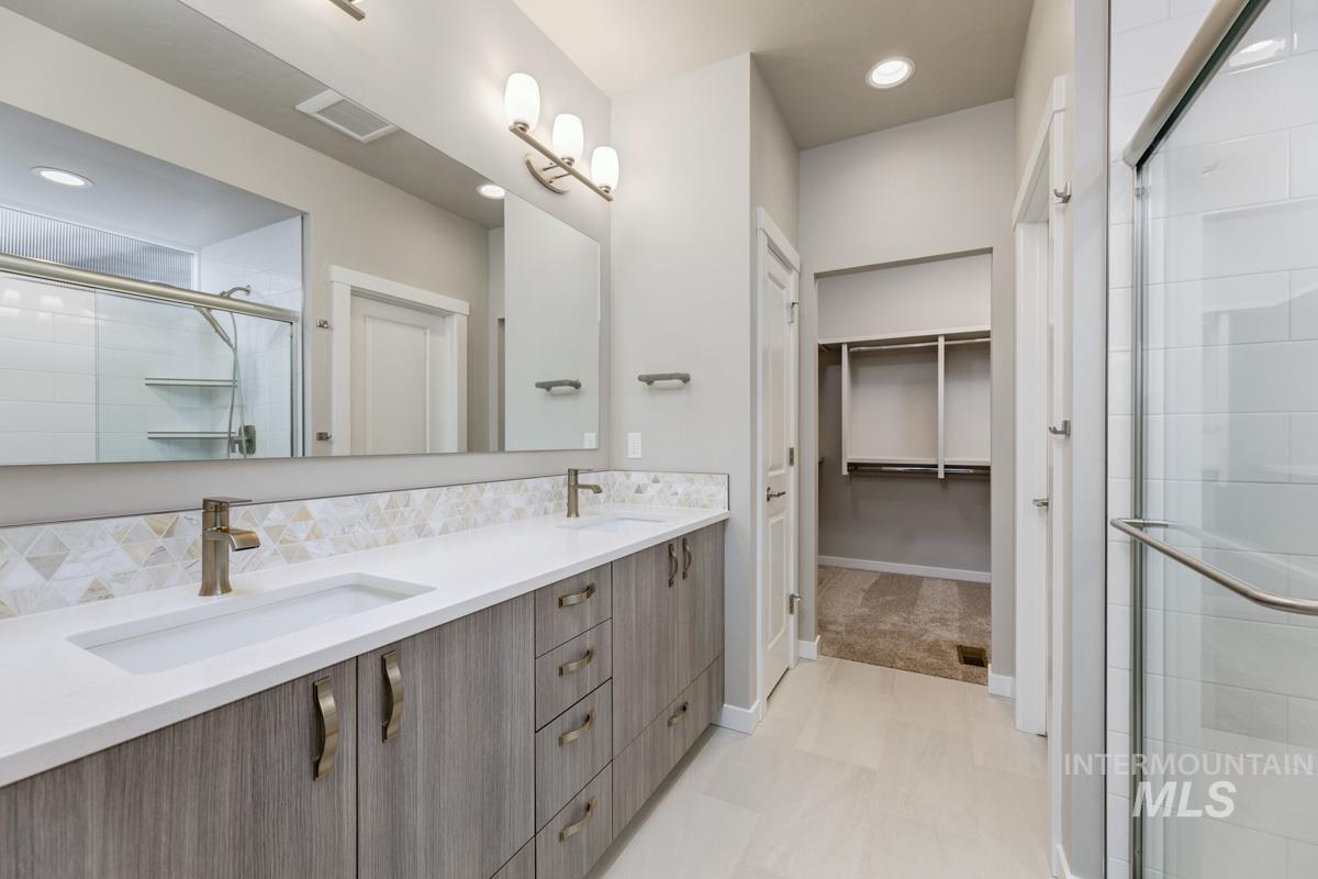 10455 Stony Oak Street, Nampa, Idaho 83687, 3 Bedrooms, 2 Bathrooms, Residential For Sale, Price $489,900,MLS 98972233