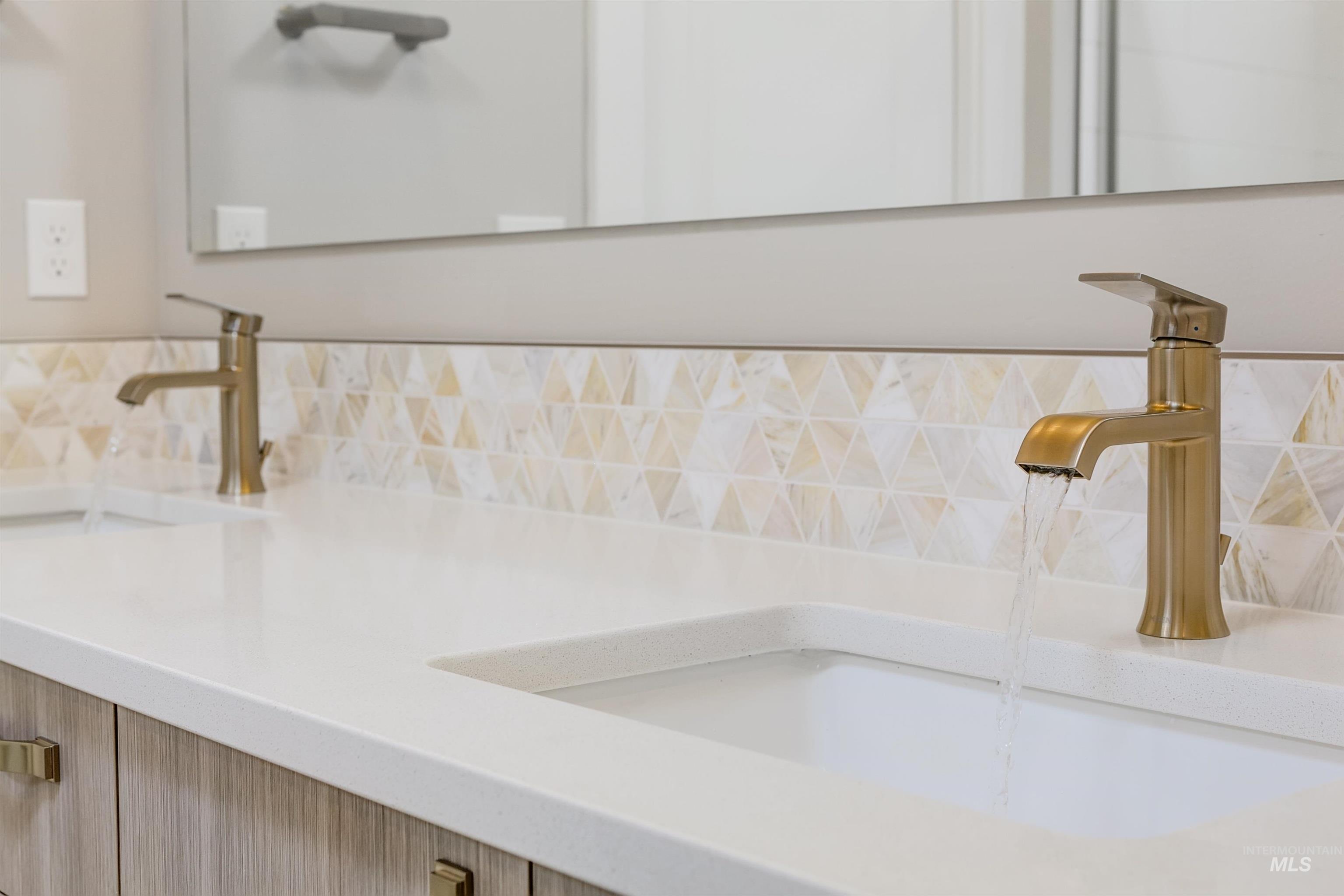 10455 Stony Oak Street, Nampa, Idaho 83687, 3 Bedrooms, 2 Bathrooms, Residential For Sale, Price $489,900,MLS 98972233