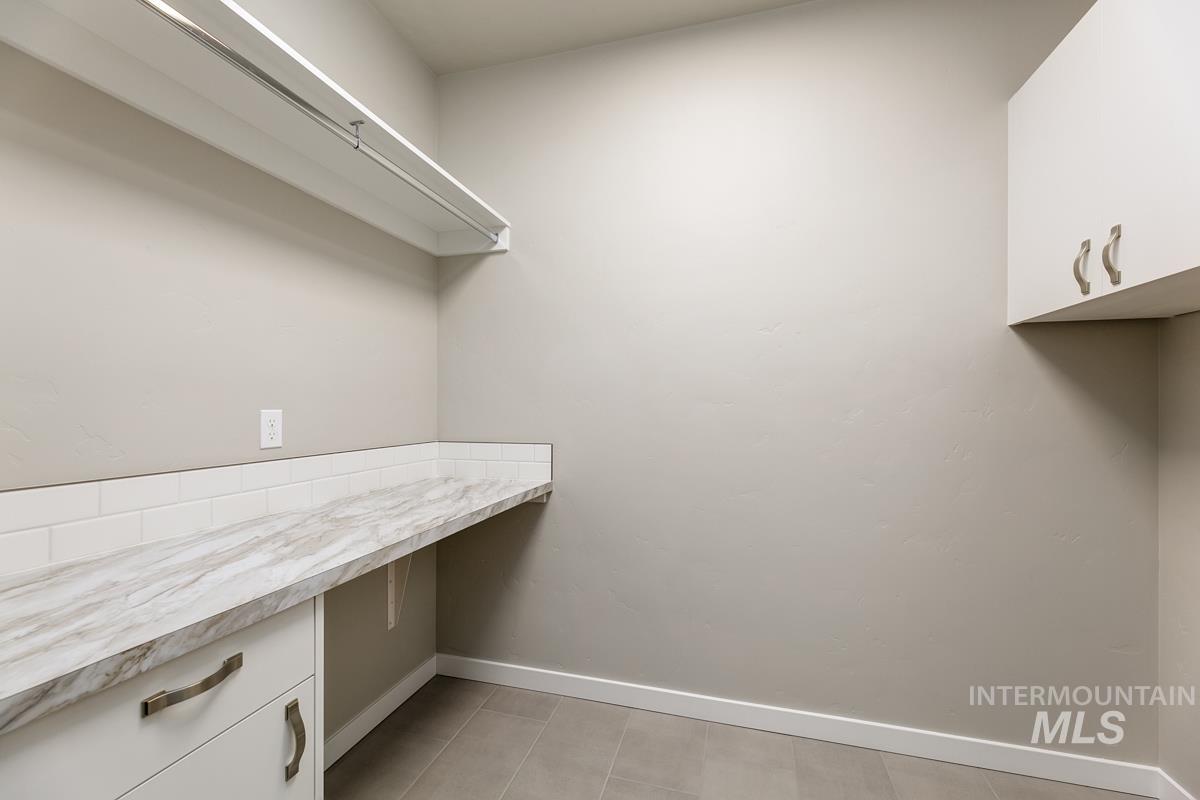 10455 Stony Oak Street, Nampa, Idaho 83687, 3 Bedrooms, 2 Bathrooms, Residential For Sale, Price $489,900,MLS 98972233