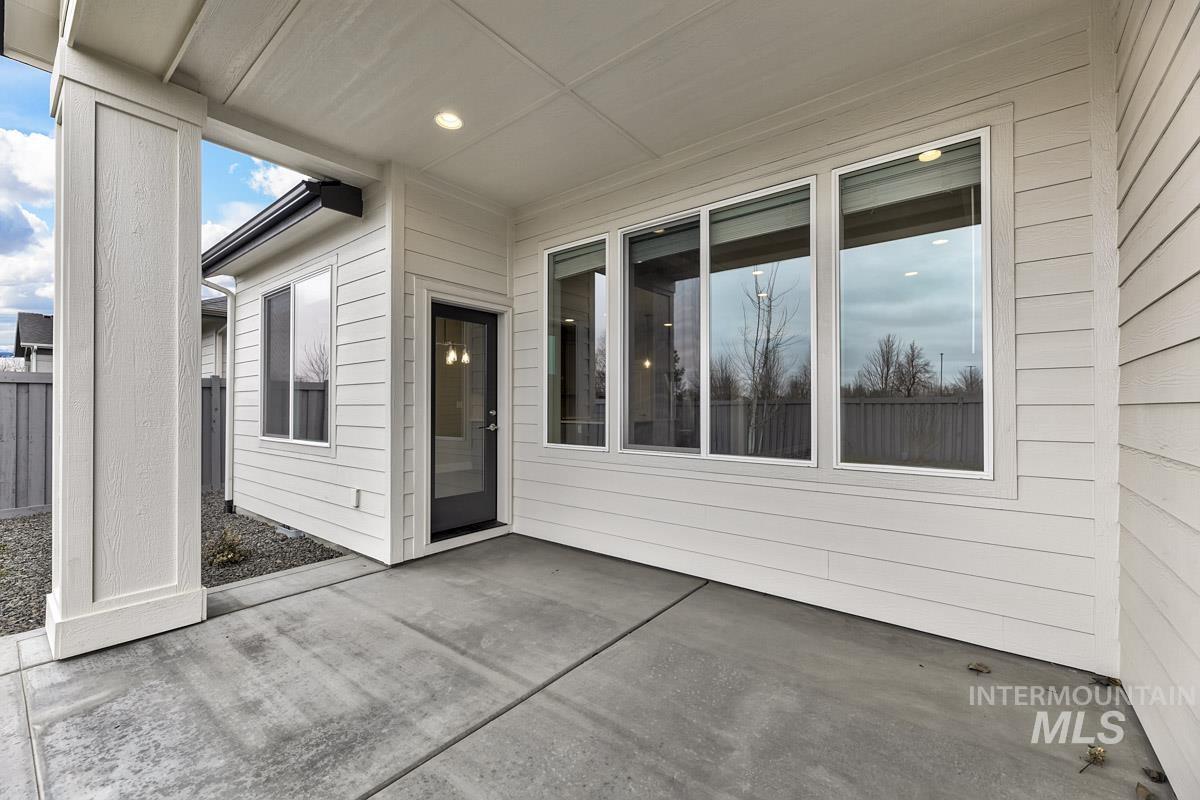 10455 Stony Oak Street, Nampa, Idaho 83687, 3 Bedrooms, 2 Bathrooms, Residential For Sale, Price $489,900,MLS 98972233