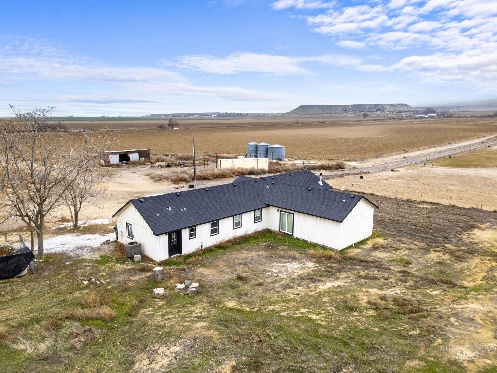 1651 Graveyard Point Rd, Homedale, Idaho 83628, 4 Bedrooms, 2.5 Bathrooms, Residential For Sale, Price $789,000,MLS 98972234