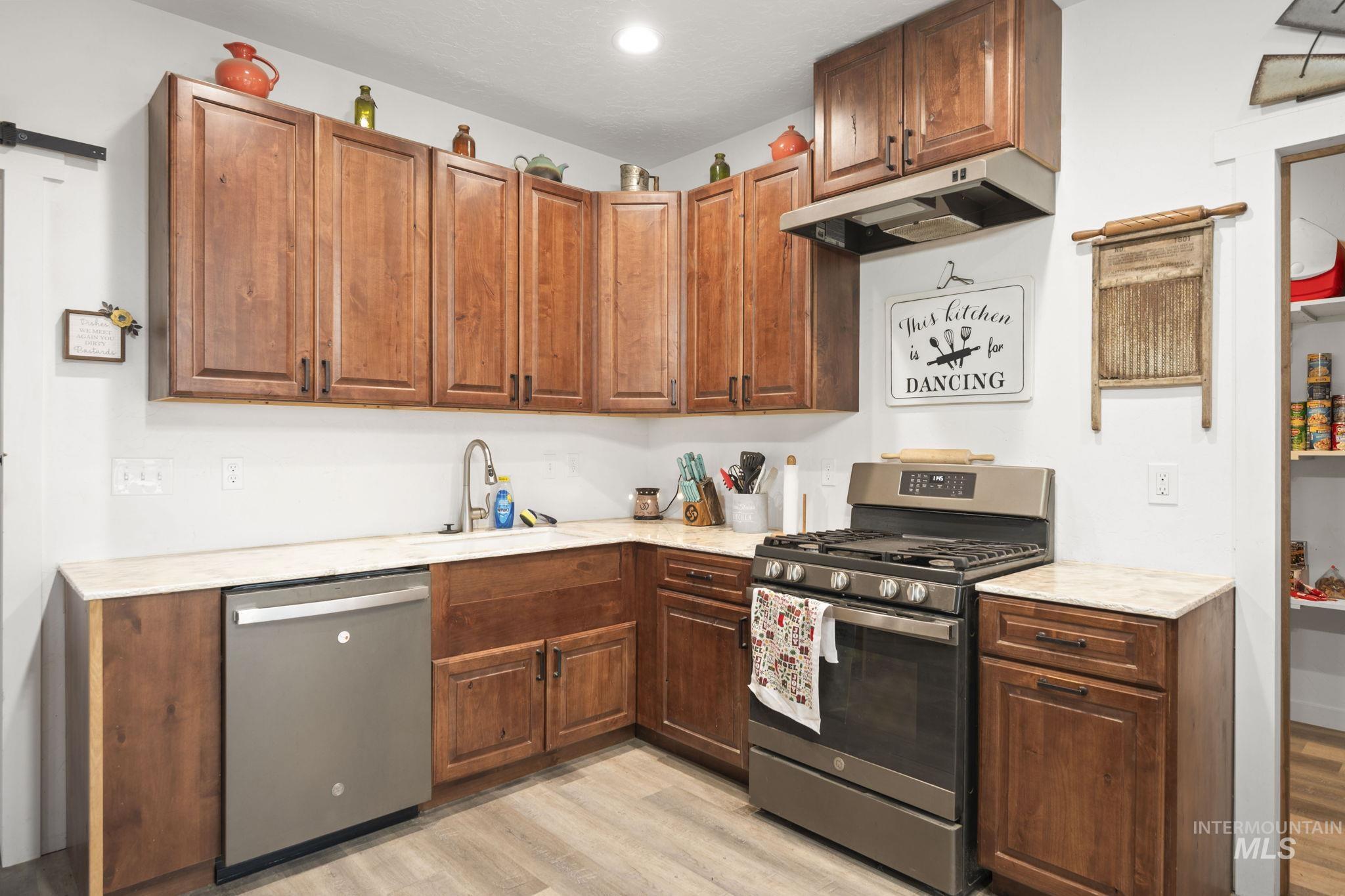 1651 Graveyard Point Rd, Homedale, Idaho 83628, 4 Bedrooms, 2.5 Bathrooms, Residential For Sale, Price $789,000,MLS 98972234