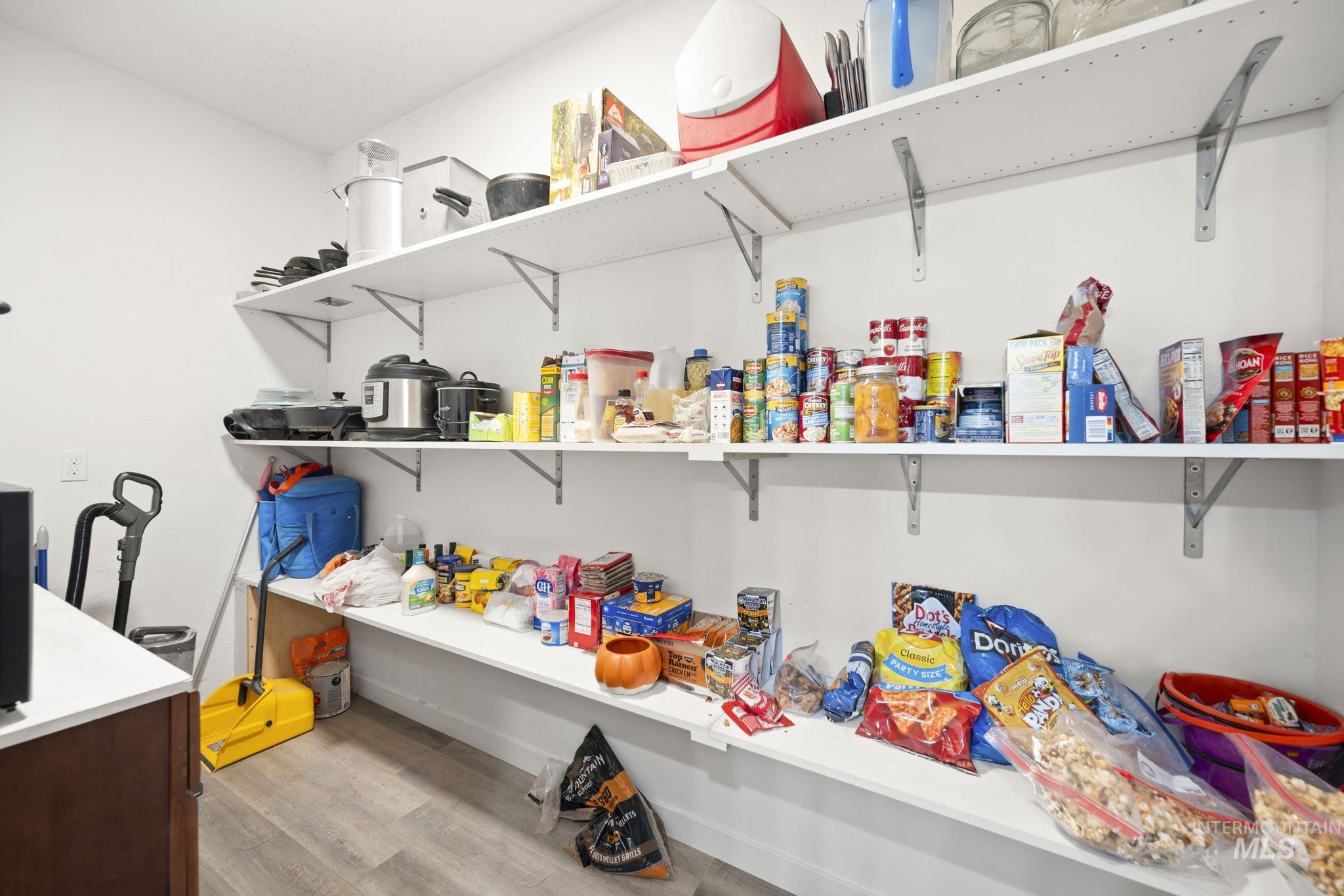 1651 Graveyard Point Rd, Homedale, Idaho 83628, 4 Bedrooms, 2.5 Bathrooms, Residential For Sale, Price $789,000,MLS 98972234