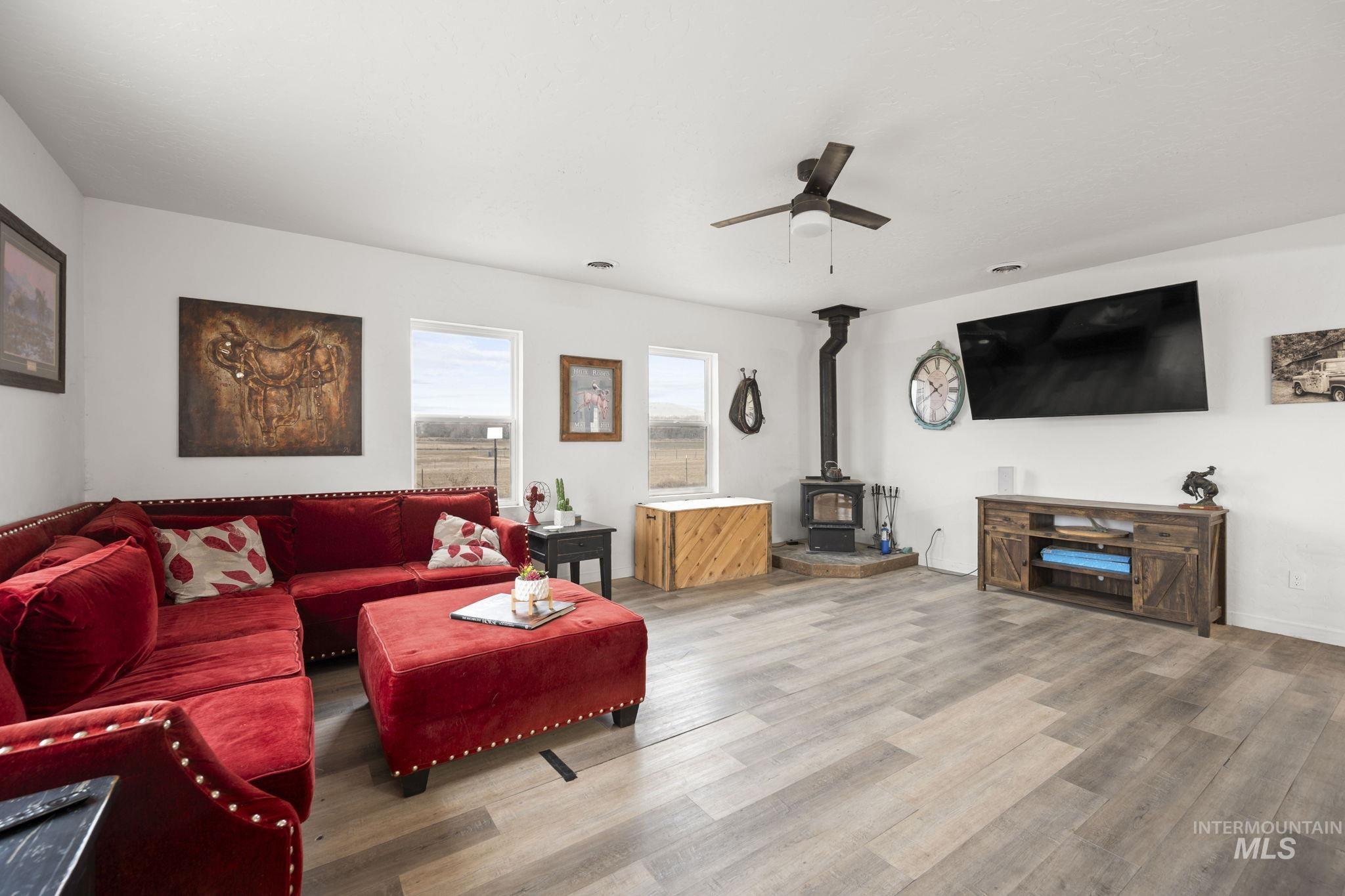 1651 Graveyard Point Rd, Homedale, Idaho 83628, 4 Bedrooms, 2.5 Bathrooms, Residential For Sale, Price $789,000,MLS 98972234