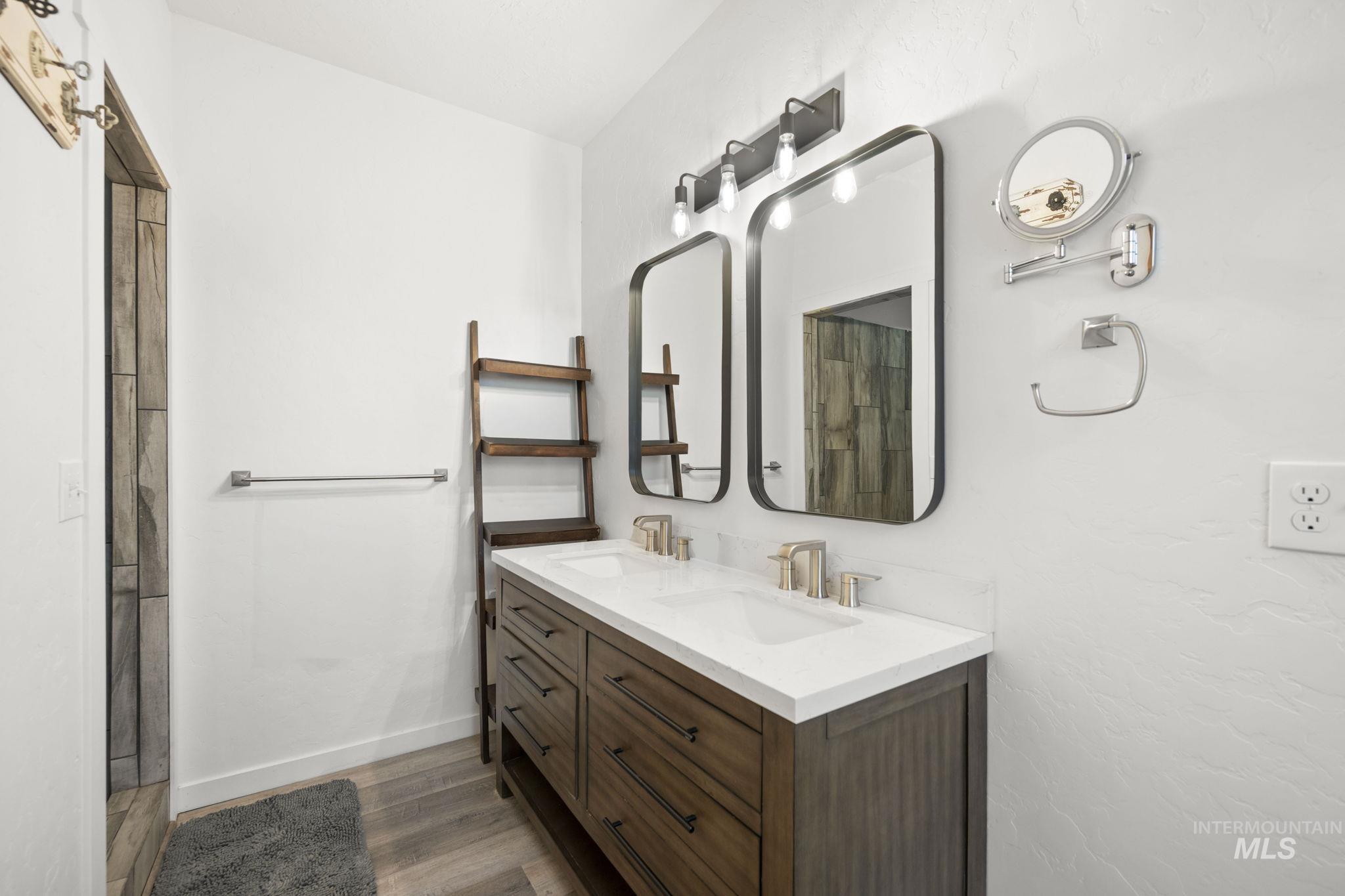 1651 Graveyard Point Rd, Homedale, Idaho 83628, 4 Bedrooms, 2.5 Bathrooms, Residential For Sale, Price $789,000,MLS 98972234