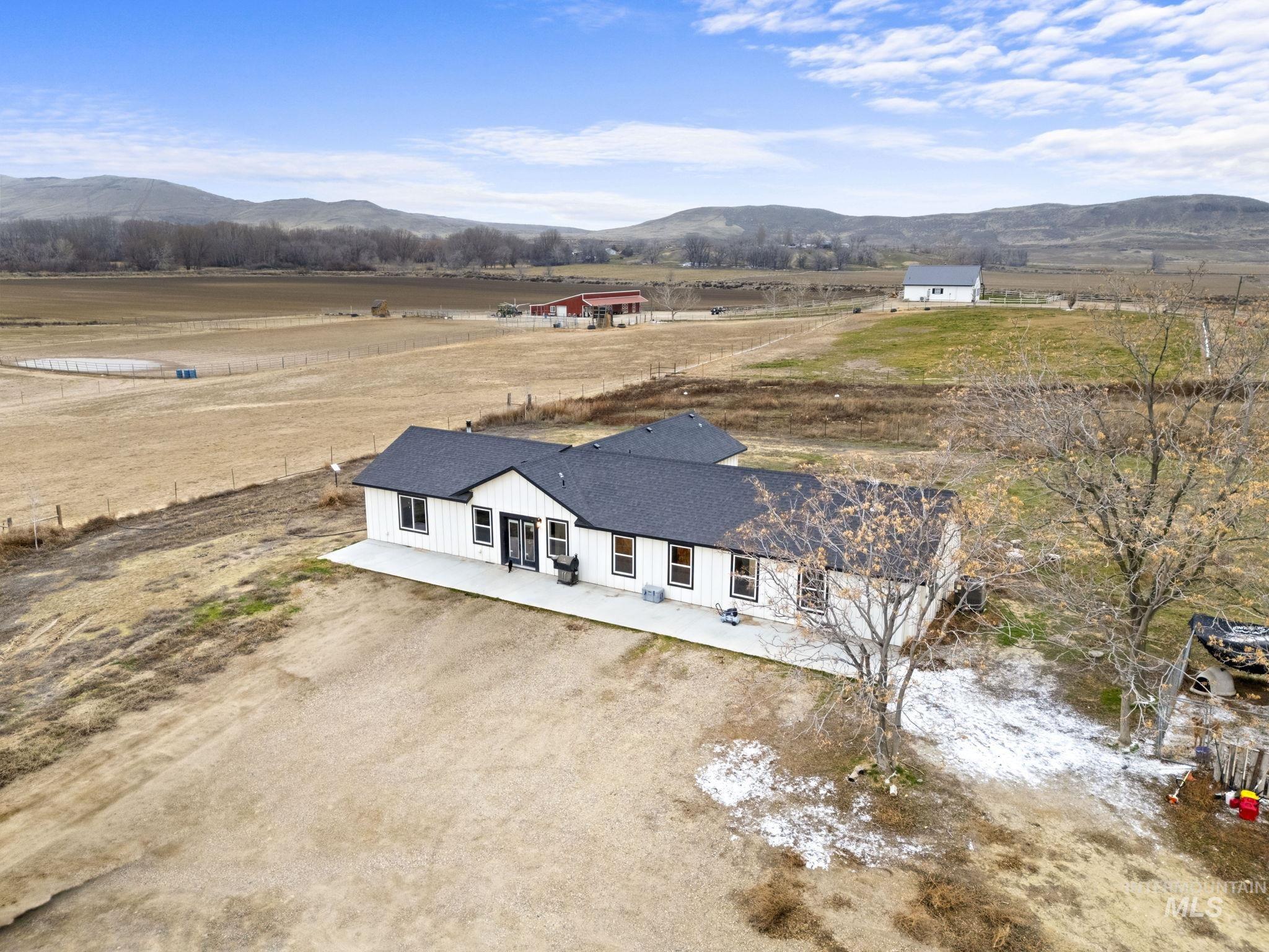 1651 Graveyard Point Rd, Homedale, Idaho 83628, 4 Bedrooms, 2.5 Bathrooms, Residential For Sale, Price $789,000,MLS 98972234