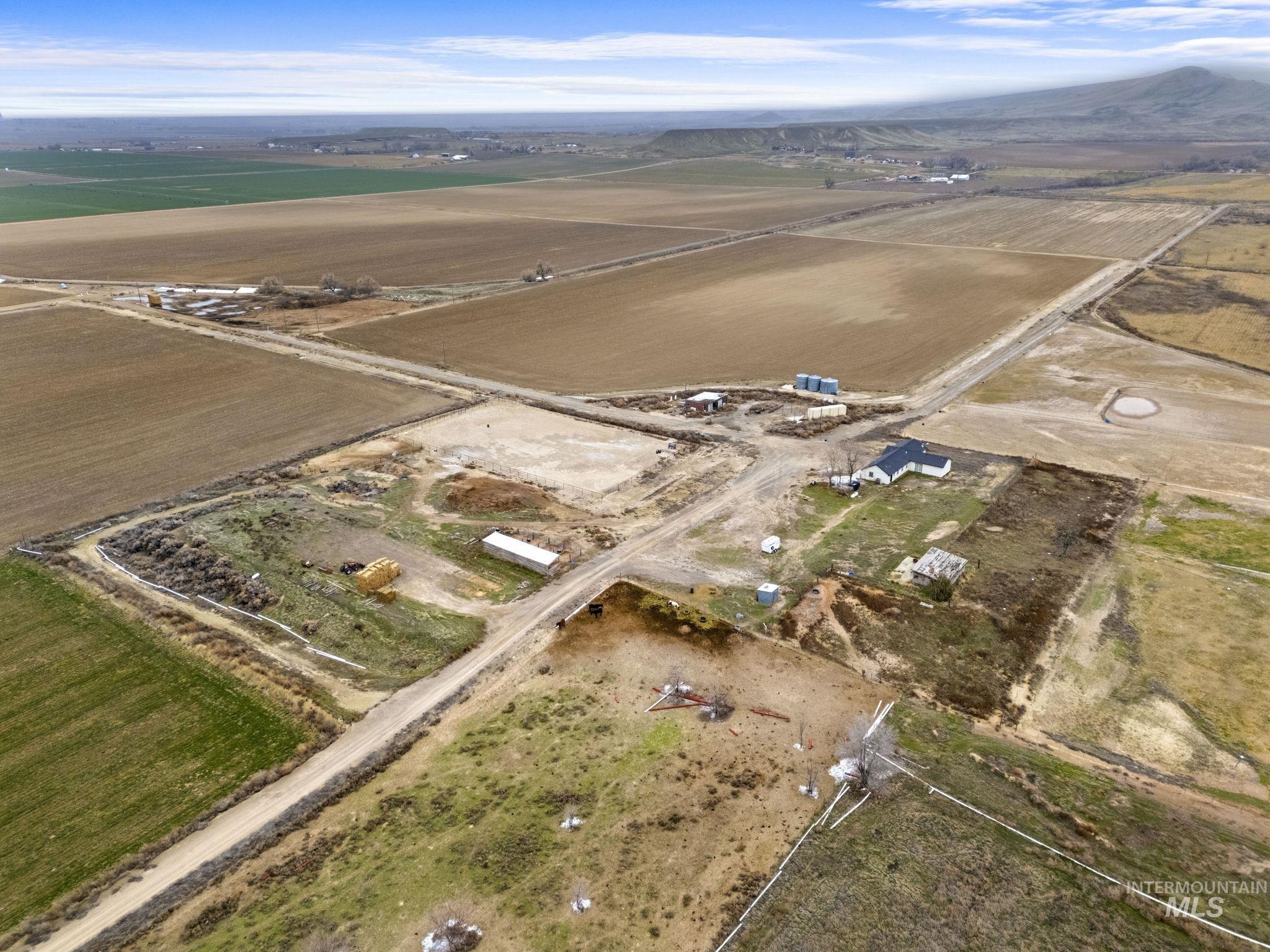 1651 Graveyard Point Rd, Homedale, Idaho 83628, 4 Bedrooms, 2.5 Bathrooms, Residential For Sale, Price $789,000,MLS 98972234