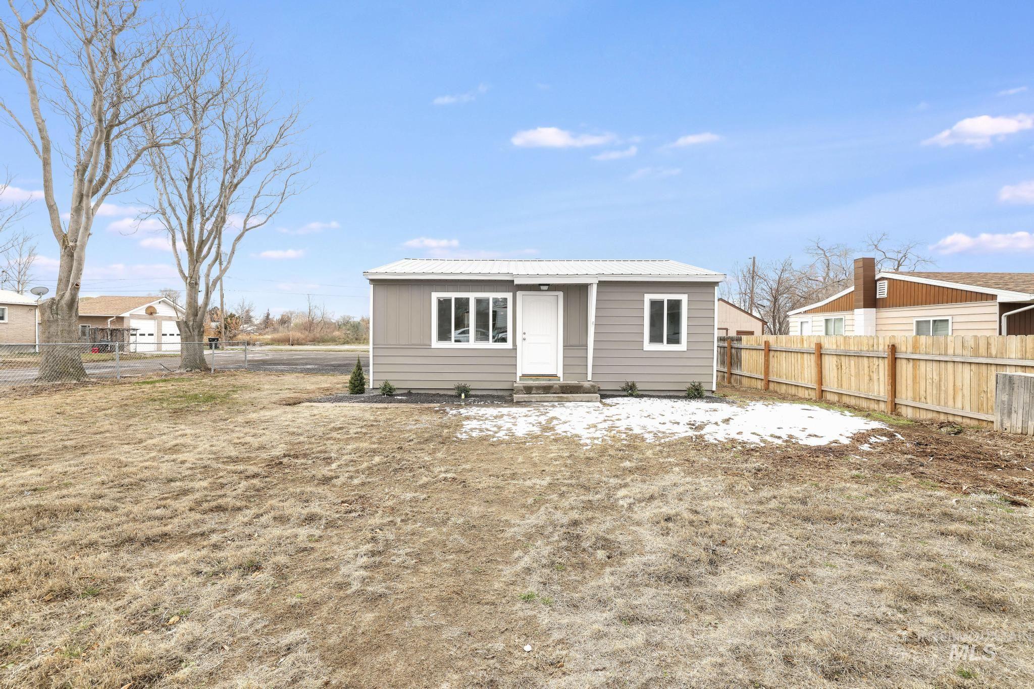 701 14th Ave N, Buhl, Idaho 83316, 4 Bedrooms, 2 Bathrooms, Residential For Sale, Price $329,000,MLS 98972235