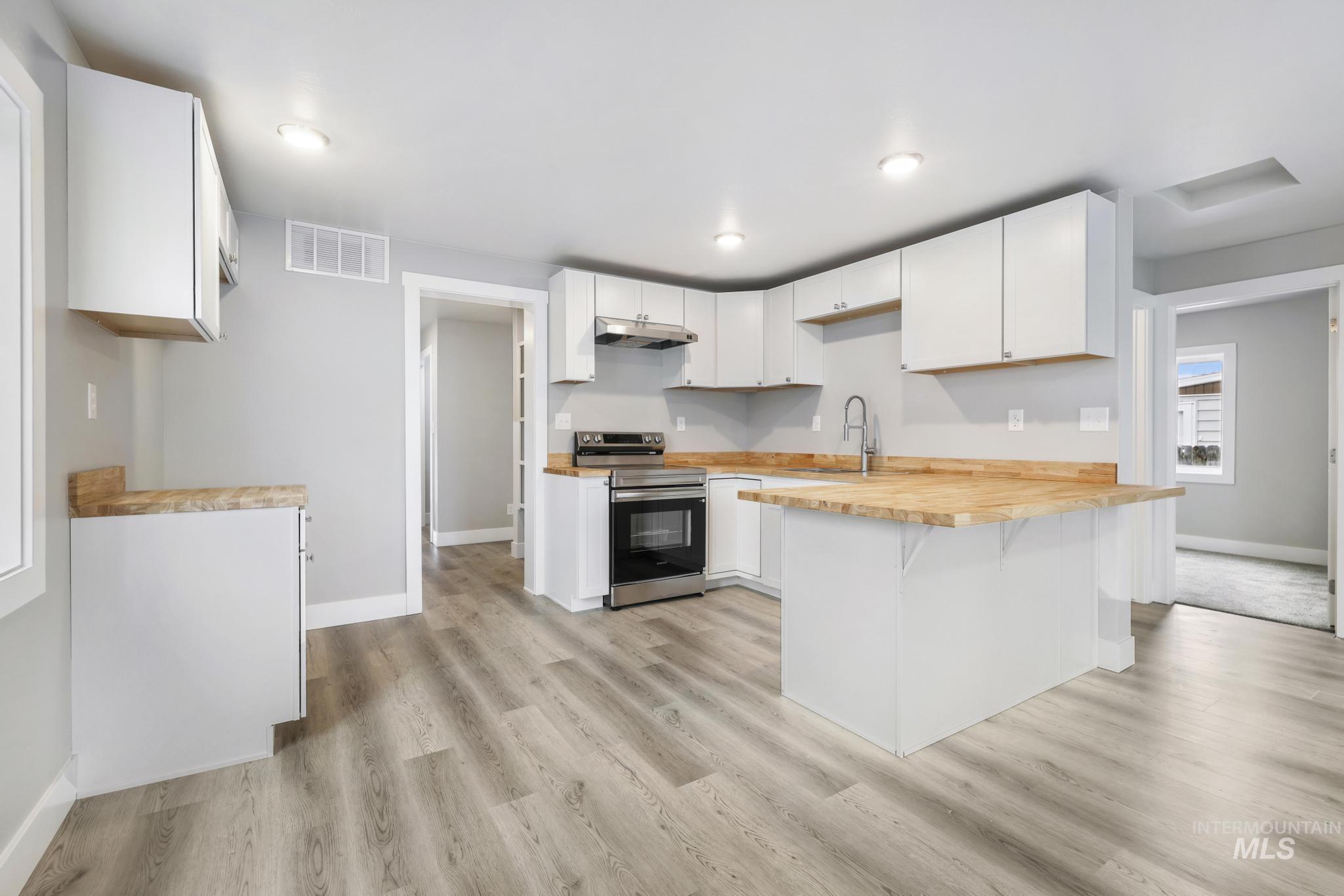 701 14th Ave N, Buhl, Idaho 83316, 4 Bedrooms, 2 Bathrooms, Residential For Sale, Price $329,000,MLS 98972235