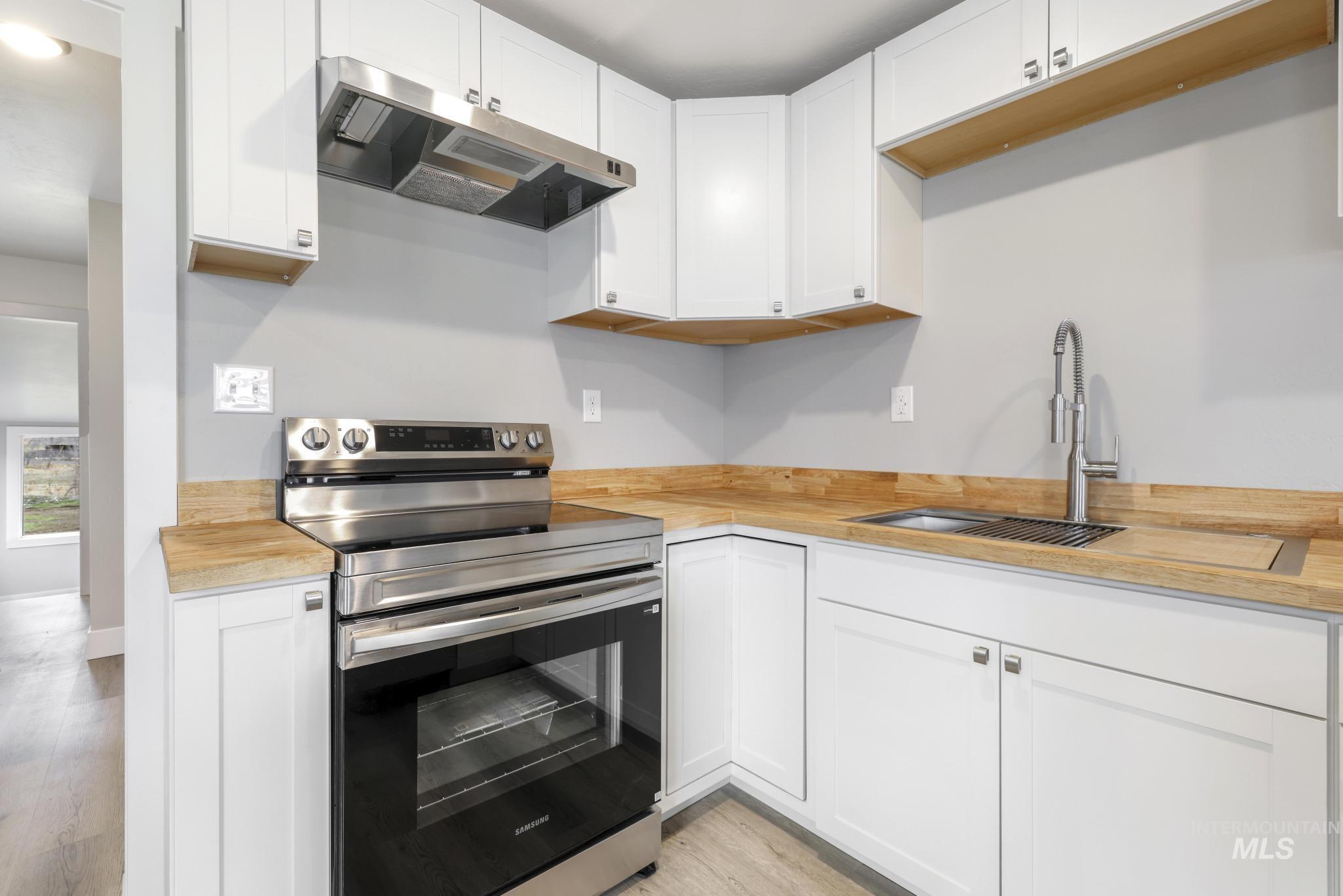 701 14th Ave N, Buhl, Idaho 83316, 4 Bedrooms, 2 Bathrooms, Residential For Sale, Price $329,000,MLS 98972235