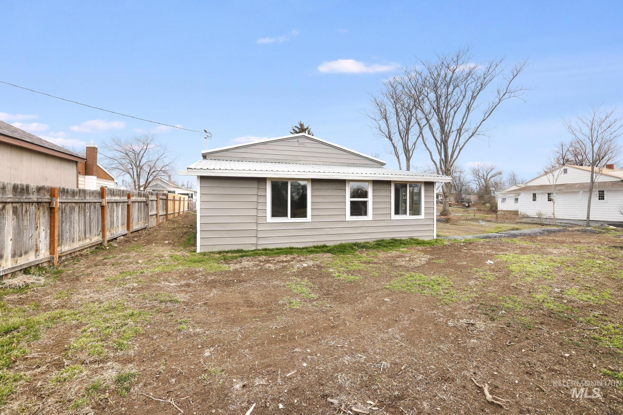 701 14th Ave N, Buhl, Idaho 83316, 4 Bedrooms, 2 Bathrooms, Residential For Sale, Price $329,000,MLS 98972235