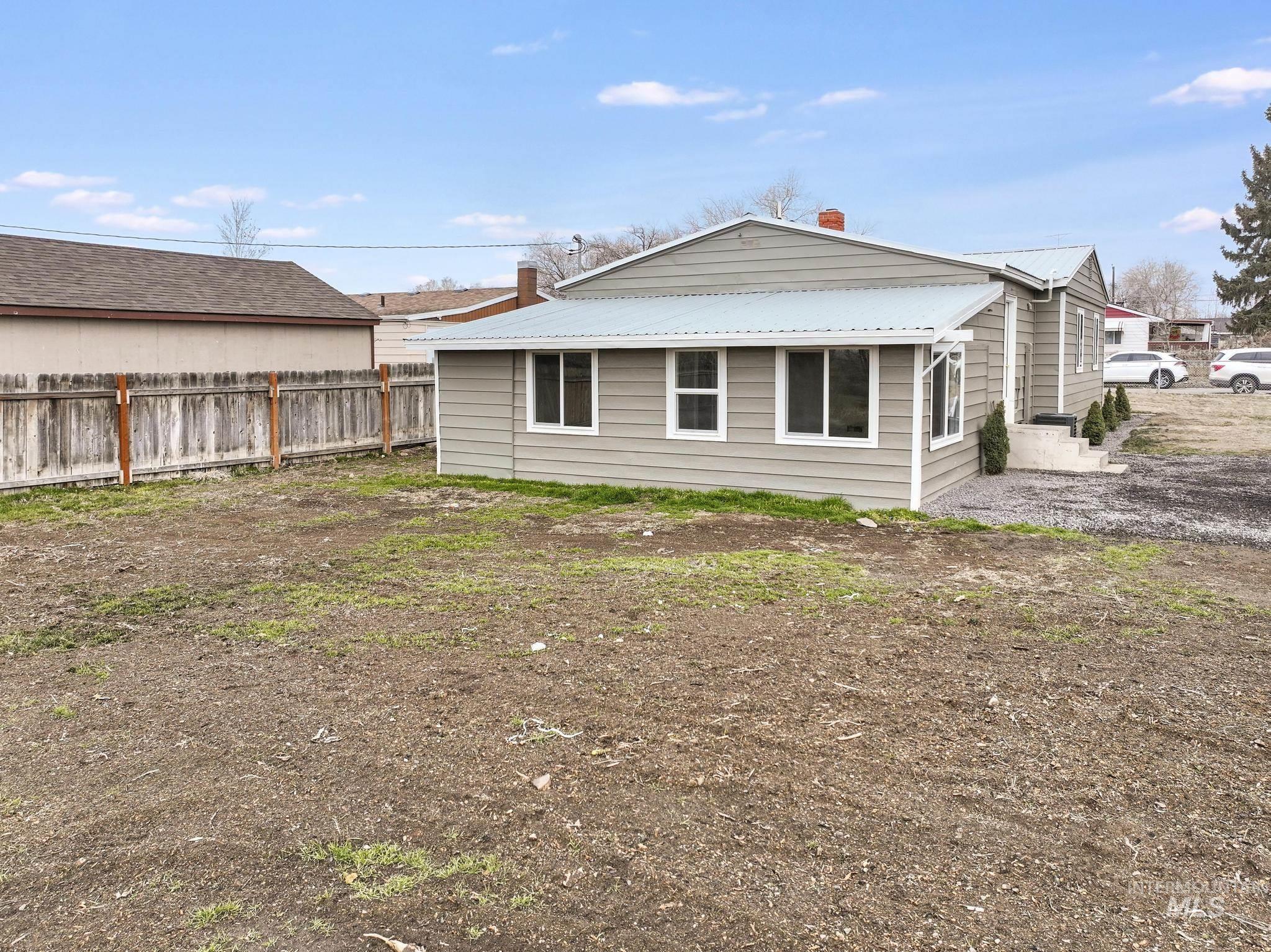 701 14th Ave N, Buhl, Idaho 83316, 4 Bedrooms, 2 Bathrooms, Residential For Sale, Price $329,000,MLS 98972235