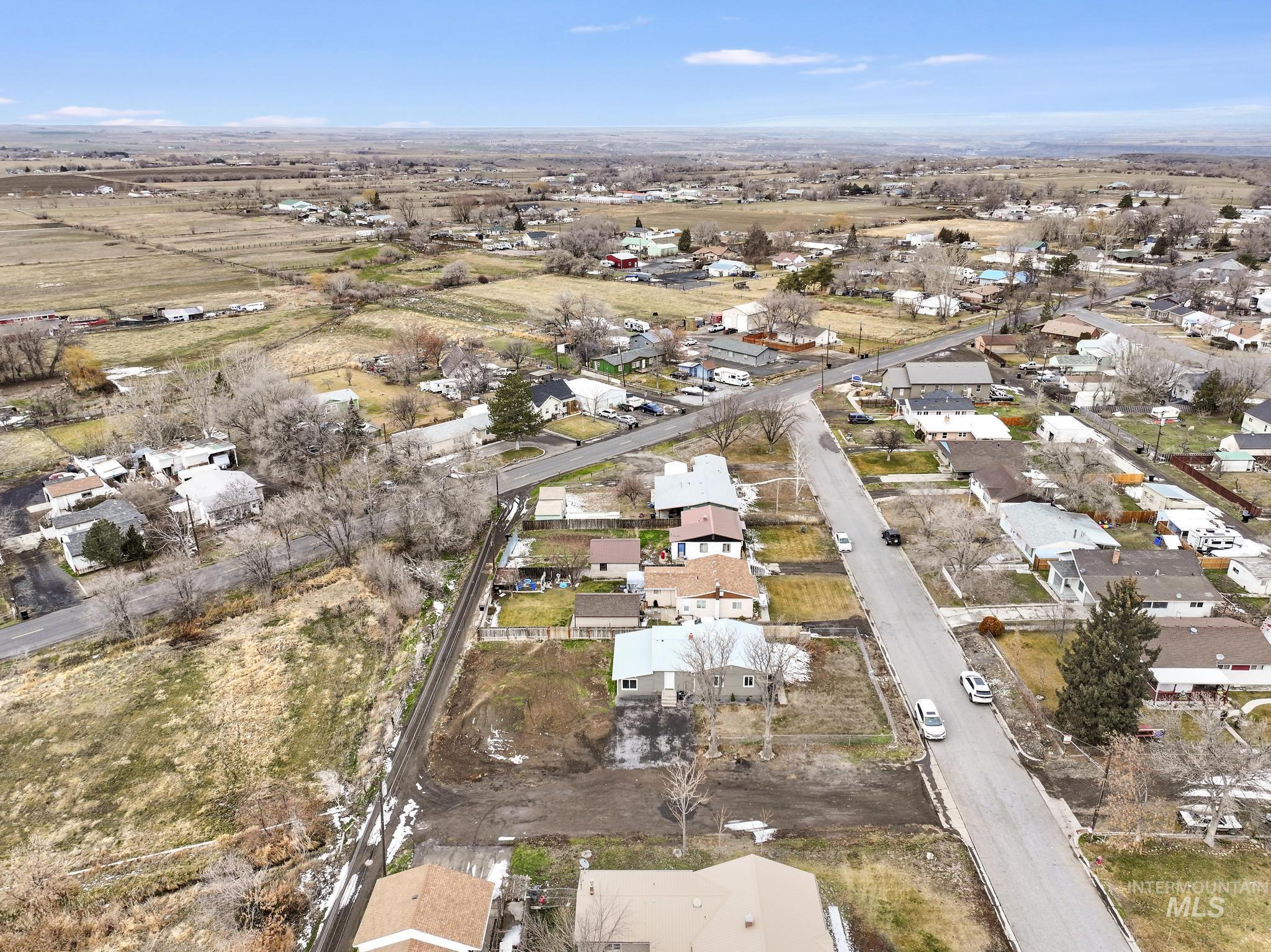 701 14th Ave N, Buhl, Idaho 83316, 4 Bedrooms, 2 Bathrooms, Residential For Sale, Price $329,000,MLS 98972235